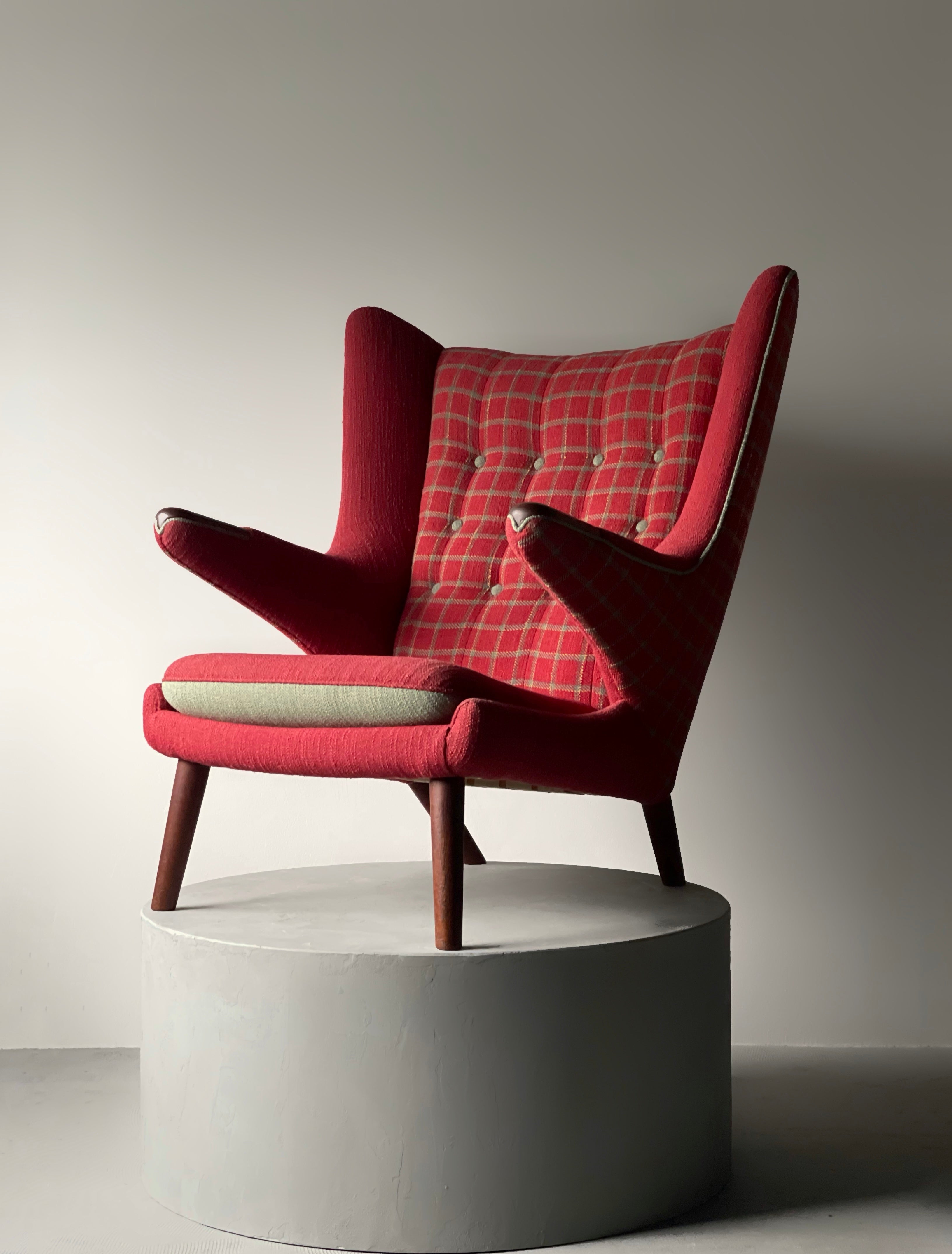 AP19 Papa Bear Chair by Hans J. Wegner