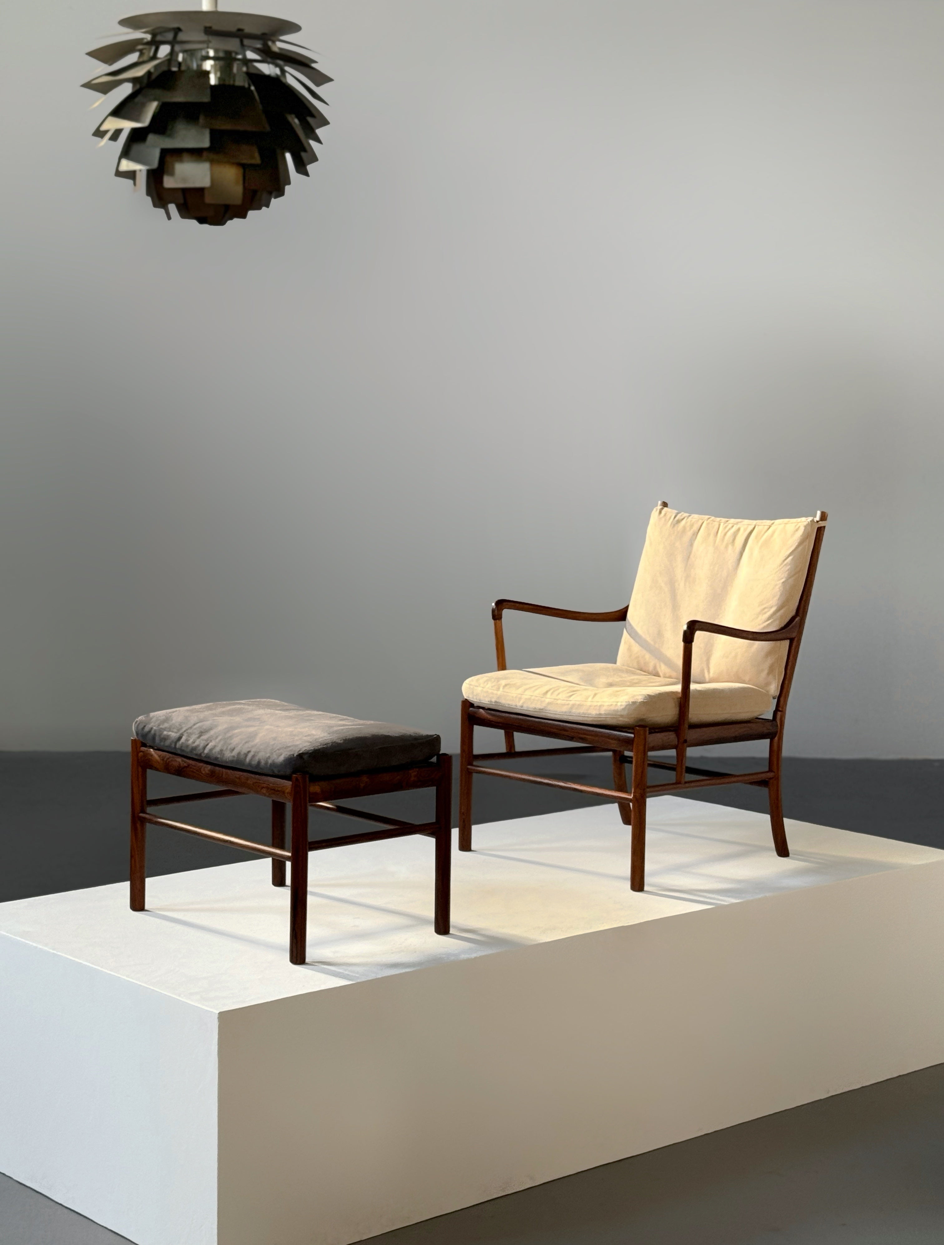 Pj 149 Colonial chair with ottoman in rosewood (Early example)