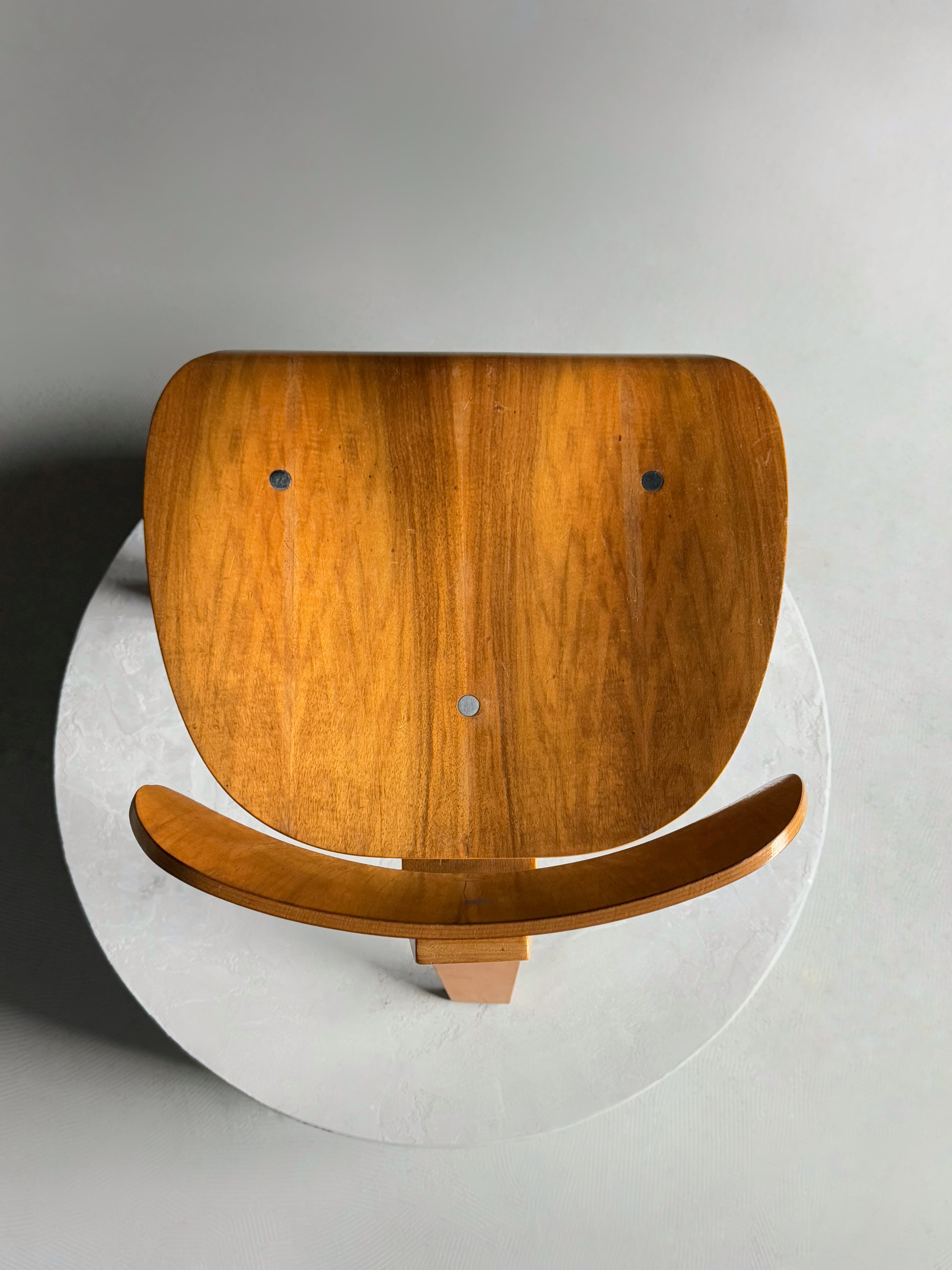 SE42 Three-legged chair by Egon Eiermann
