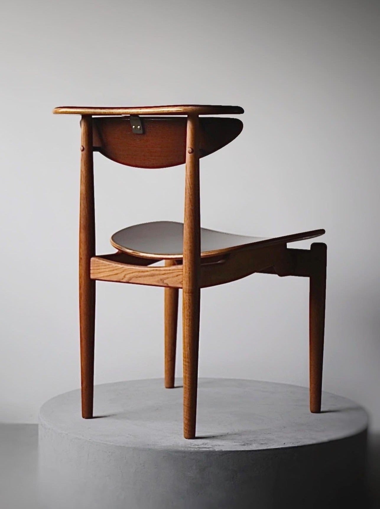 Reading chair model BO62 by Finn Juhl for Bovirke