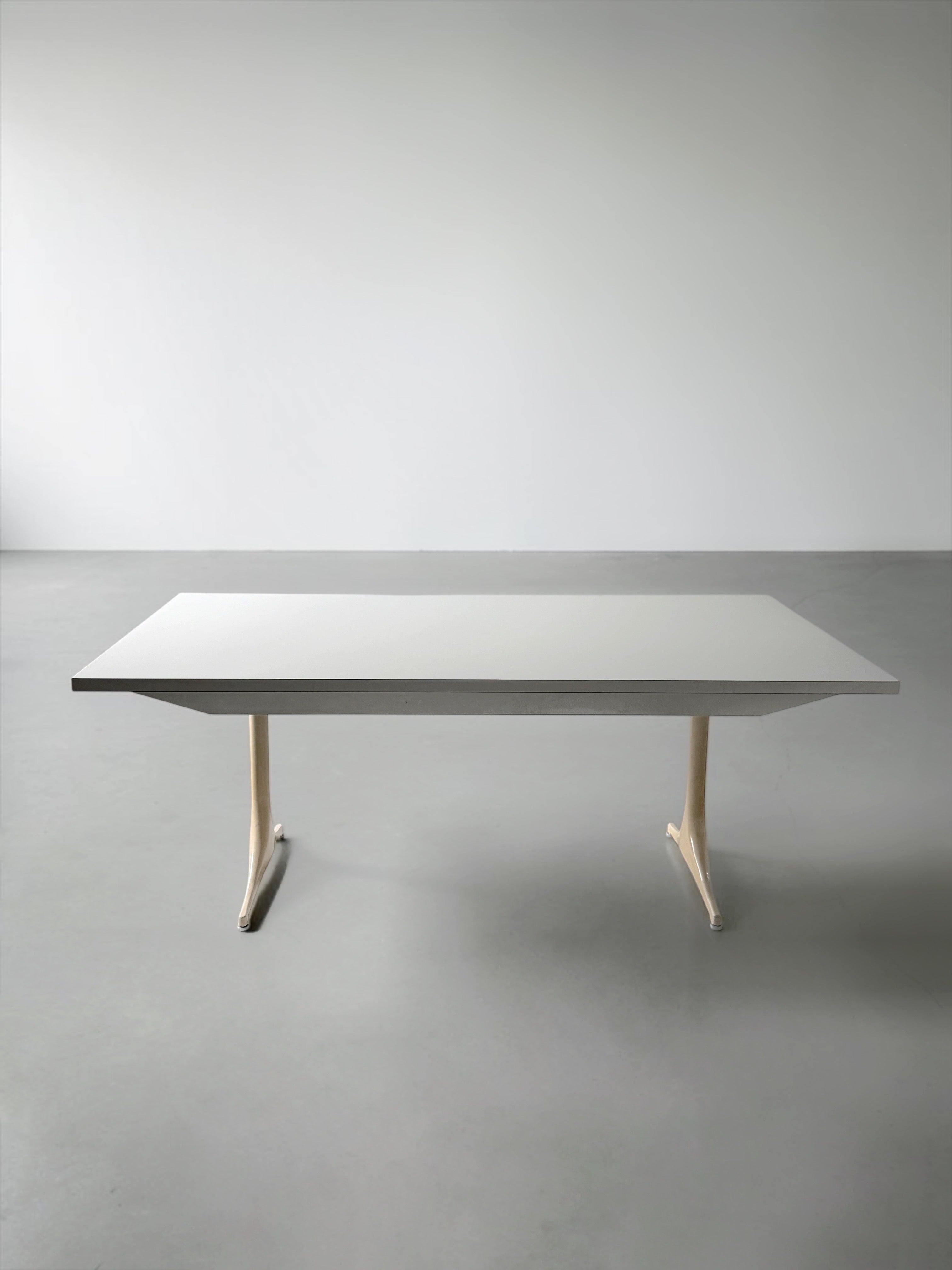 Pedestal Dining Table by George Nelson for Herman Miller 1960s