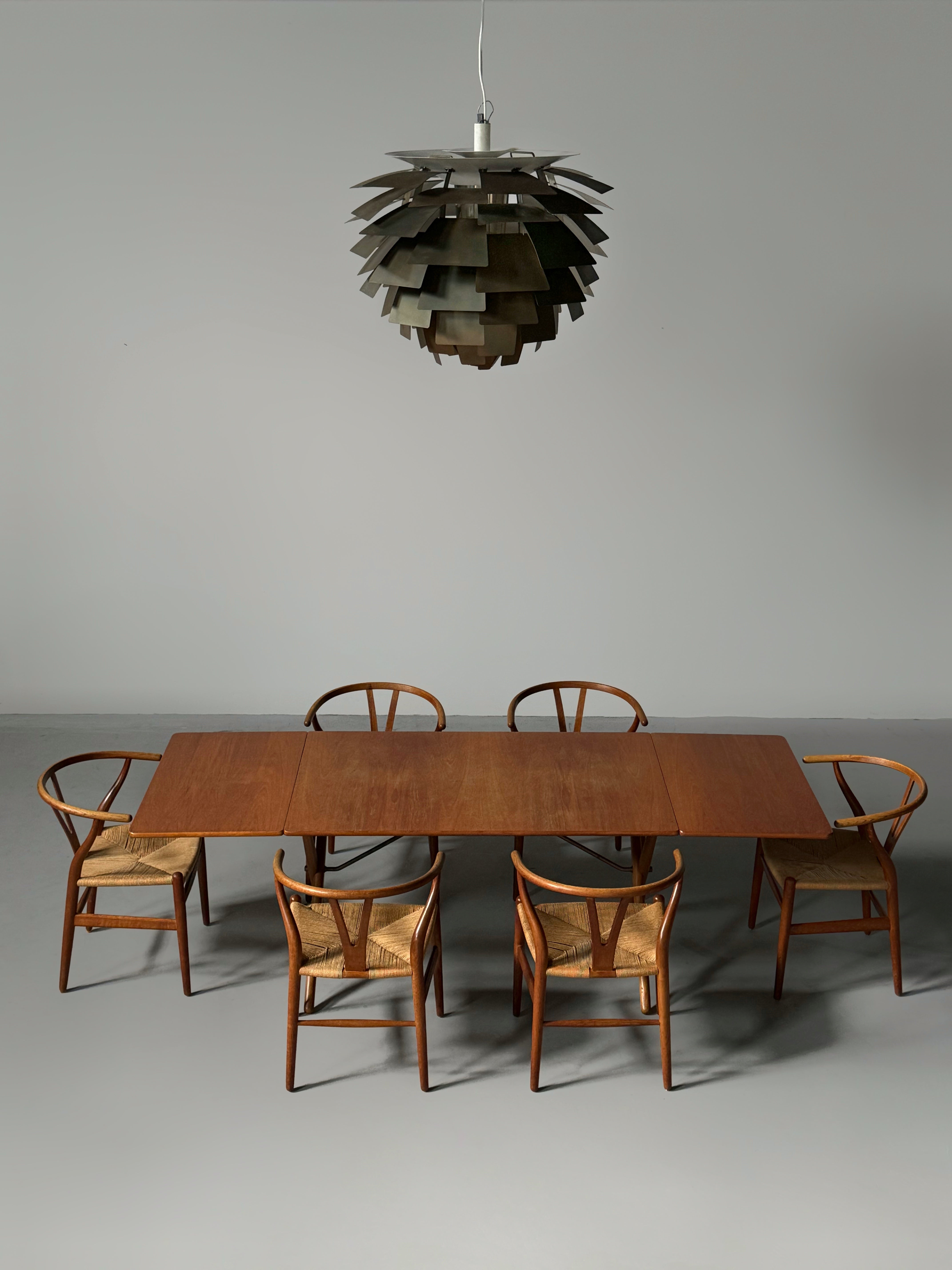 Set of 6 Early CH24 Y-chairs in oak by Hans J. Wegner