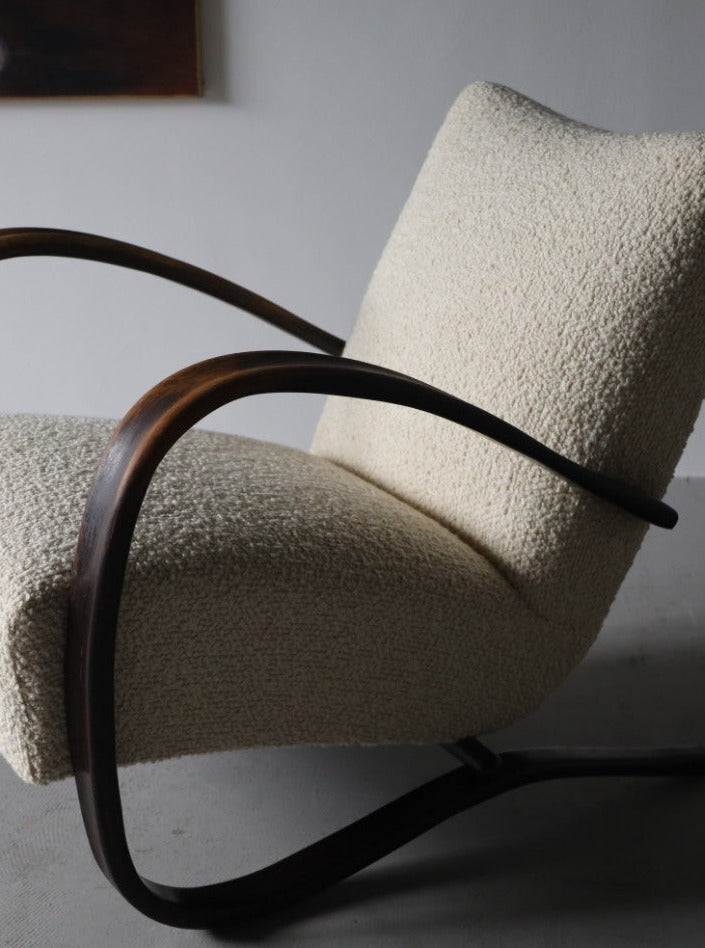 H269 lounge chair by Jindřich Halabala
