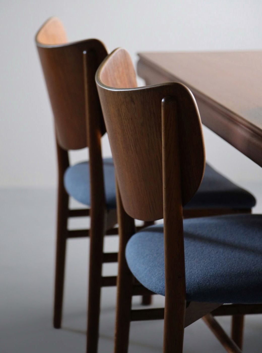 Dining chair in teak & oak by Eva & Niles Koppell
