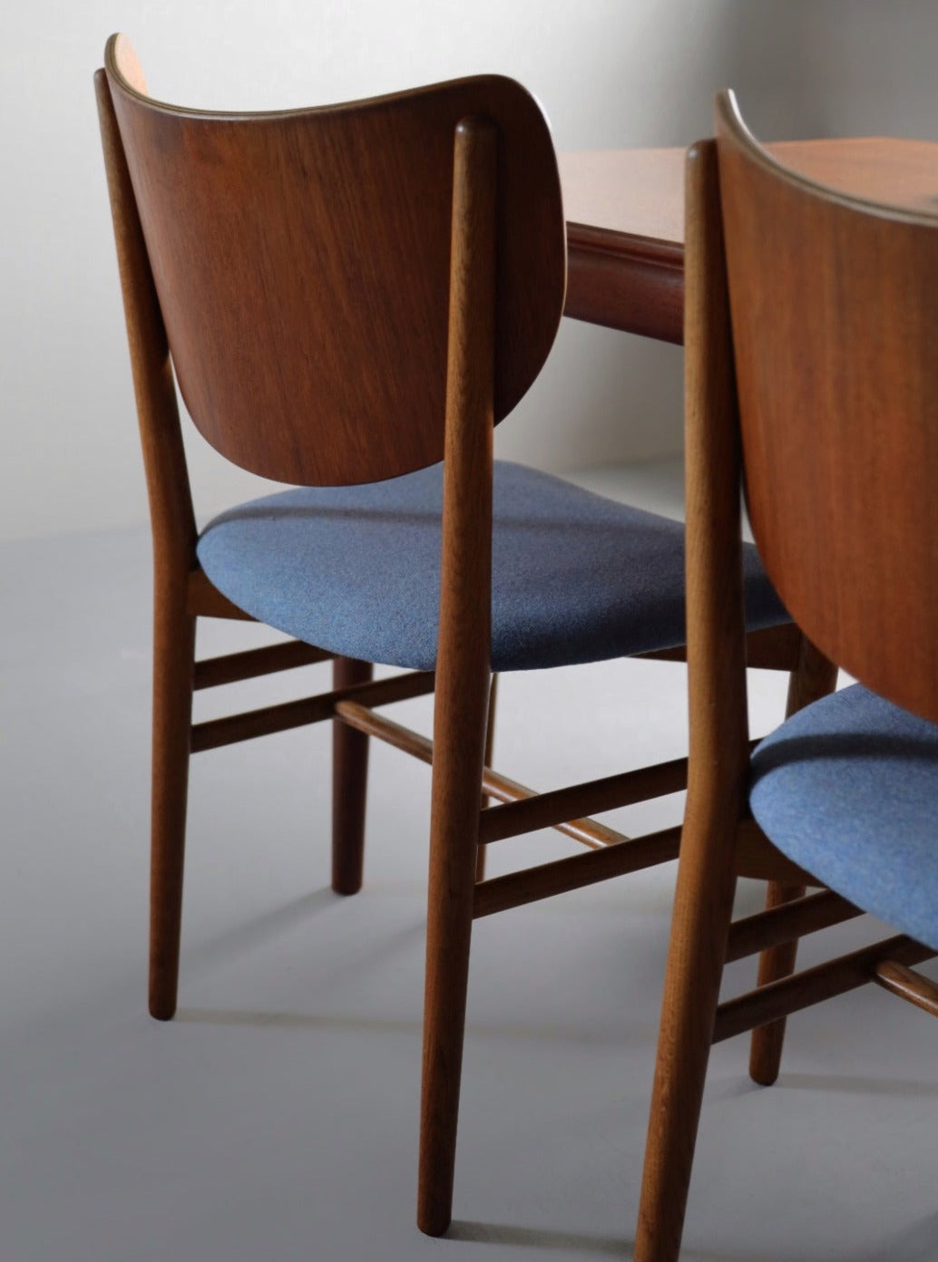Dining chair in teak & oak by Eva & Niles Koppell