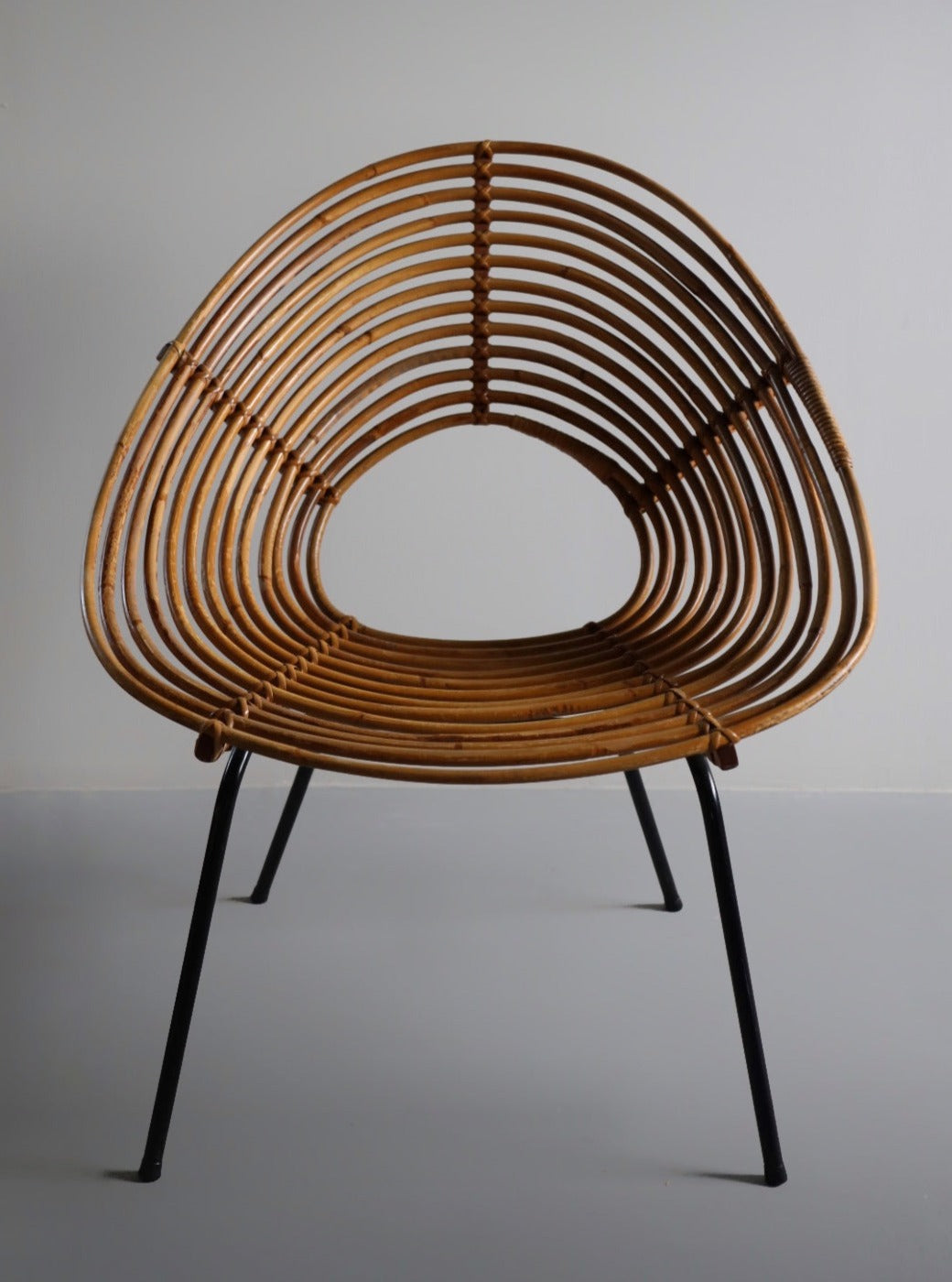 Spiral rattan chair by H. Broekhuizen