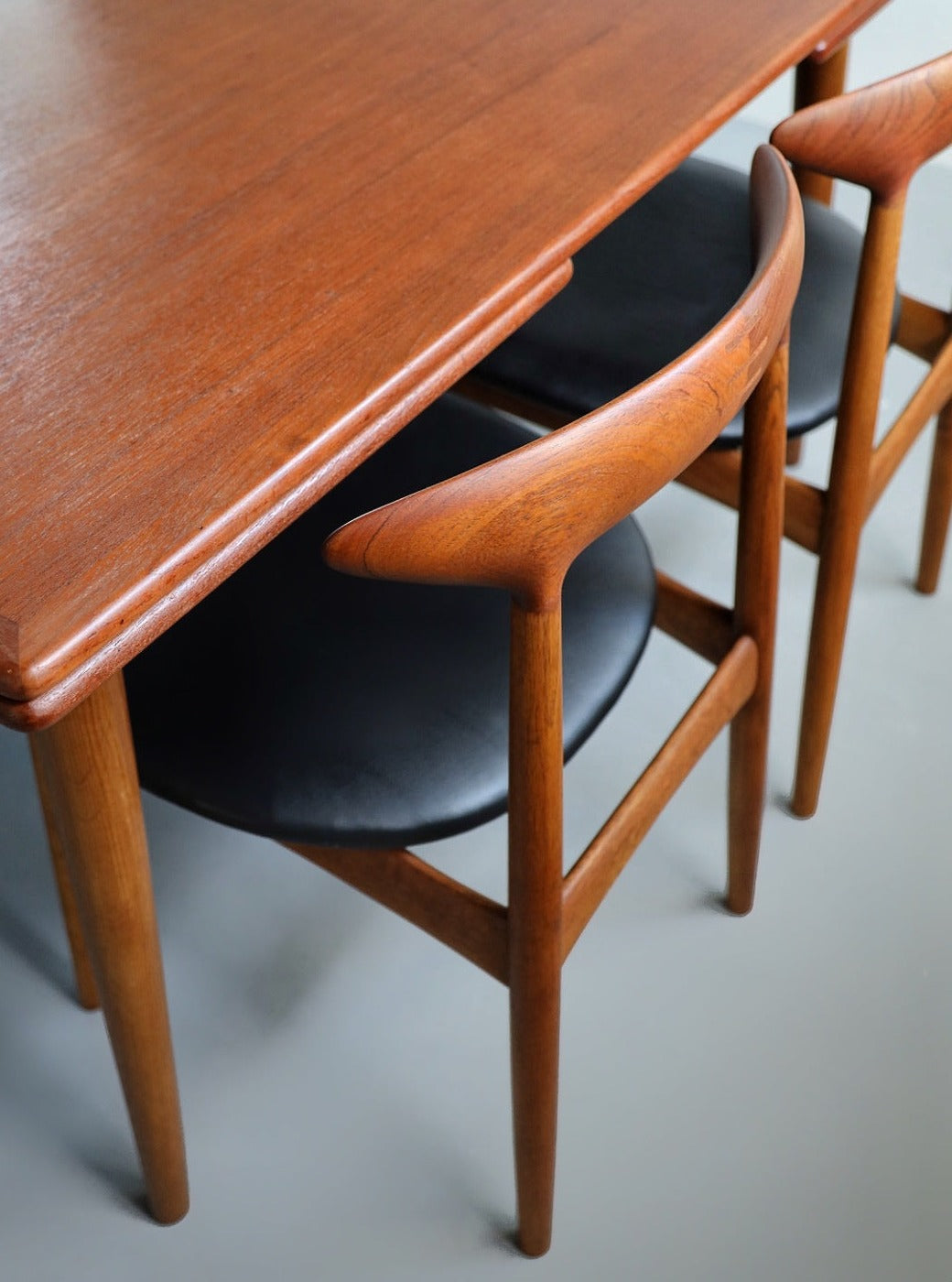 Set of 4 dining chairs in oak with teak backrest by Kurt Østervig