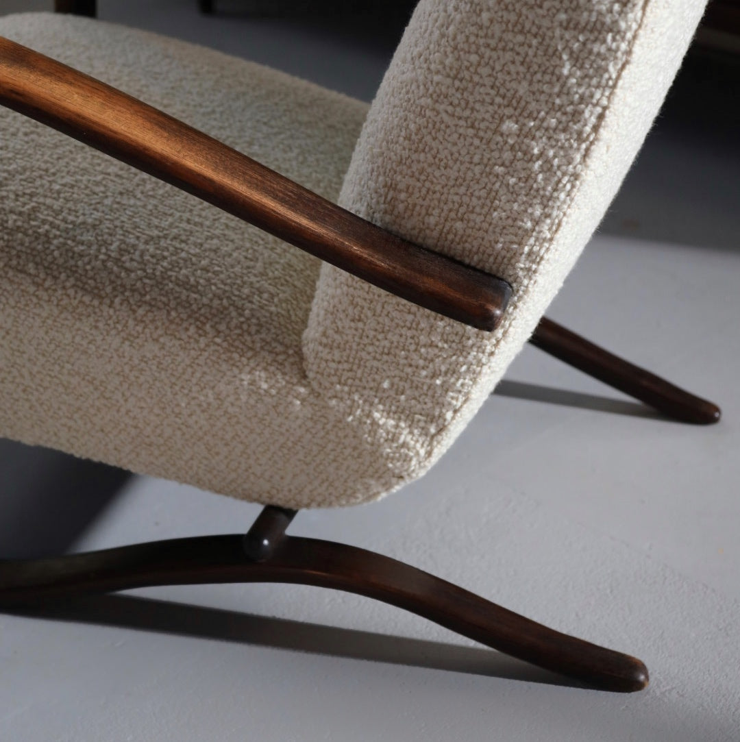 H269 lounge chair by Jindřich Halabala