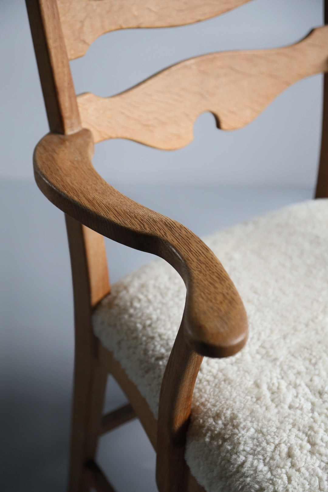 Razor blade dining chair in oak by Henry Kjærnulf