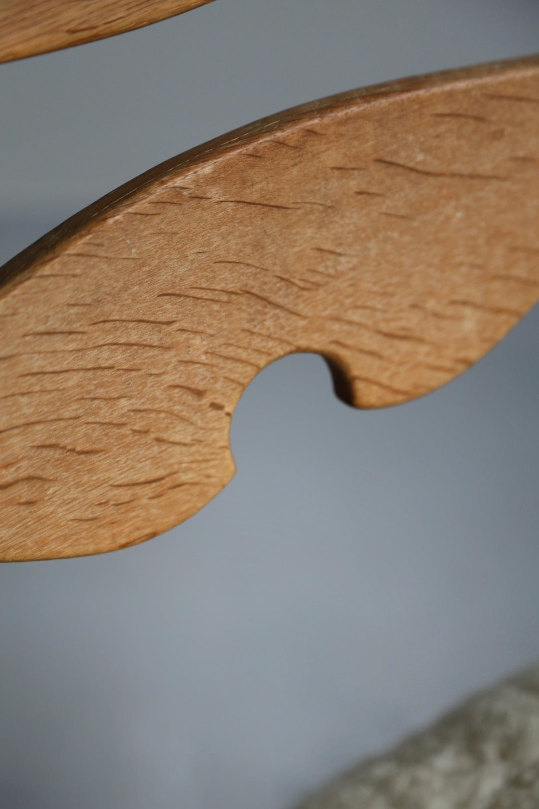 Razor blade dining chair in oak by Henry Kjærnulf