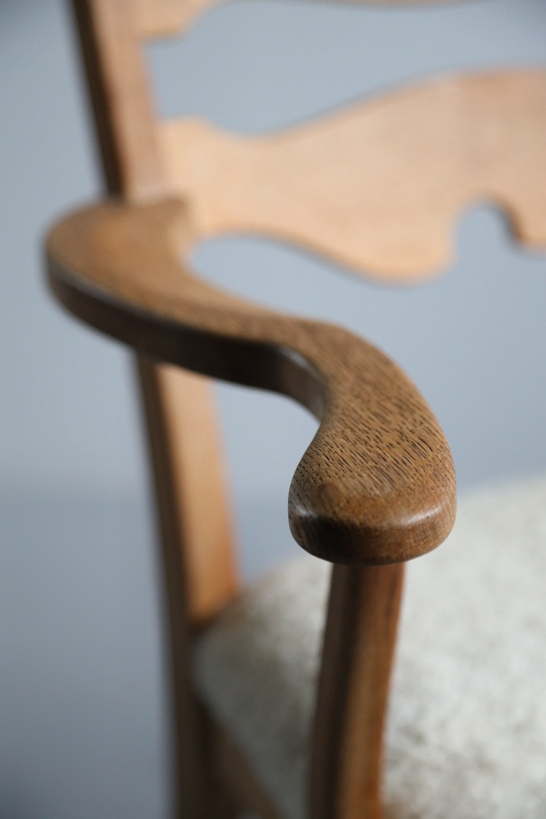 Razor blade dining chair in oak by Henry Kjærnulf