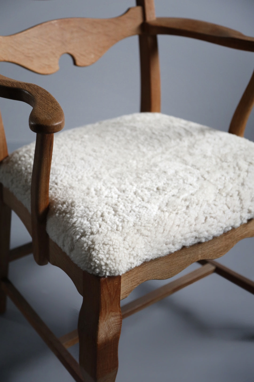 Razor blade dining chair in oak by Henry Kjærnulf