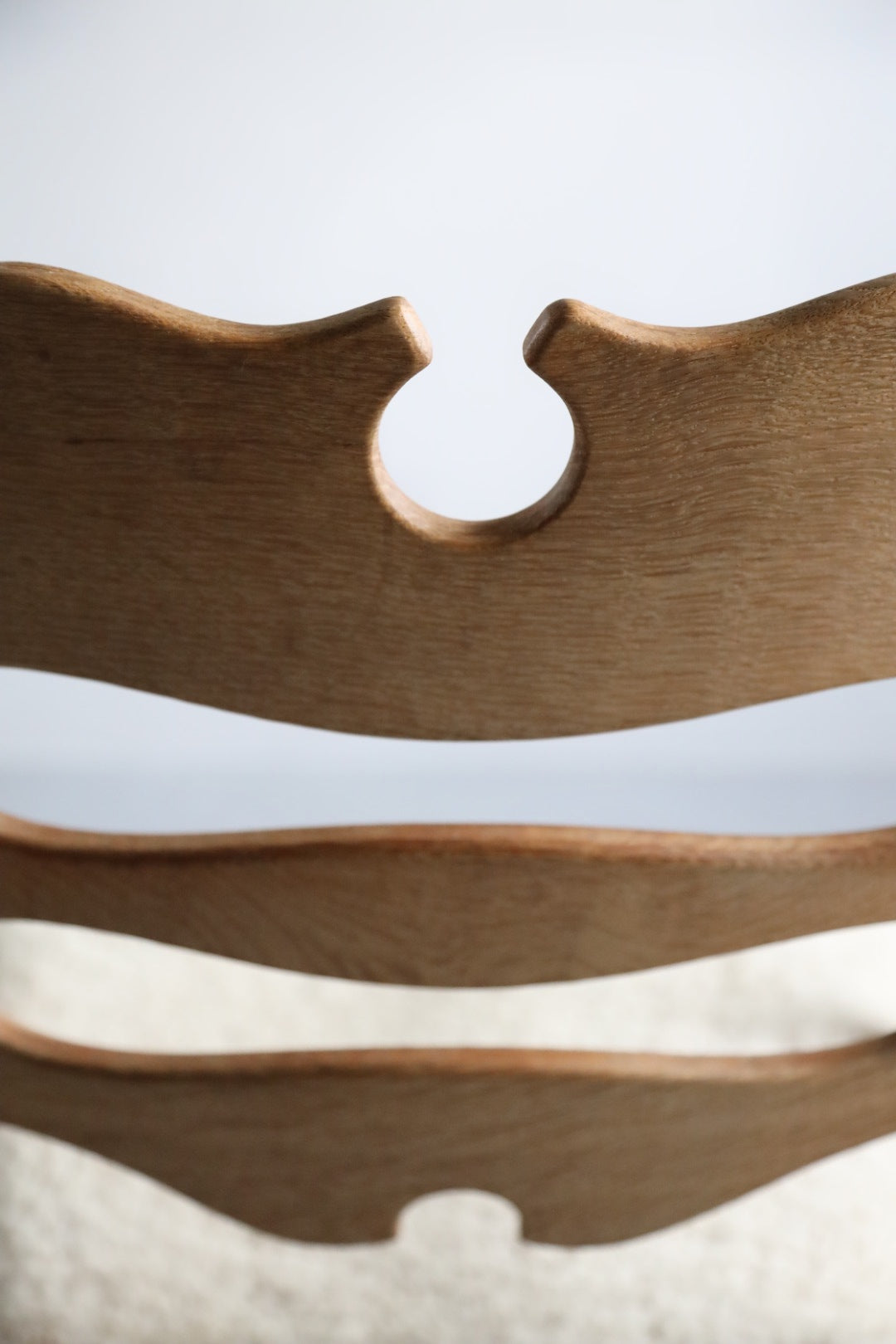 Razor blade dining chair in oak by Henry Kjærnulf