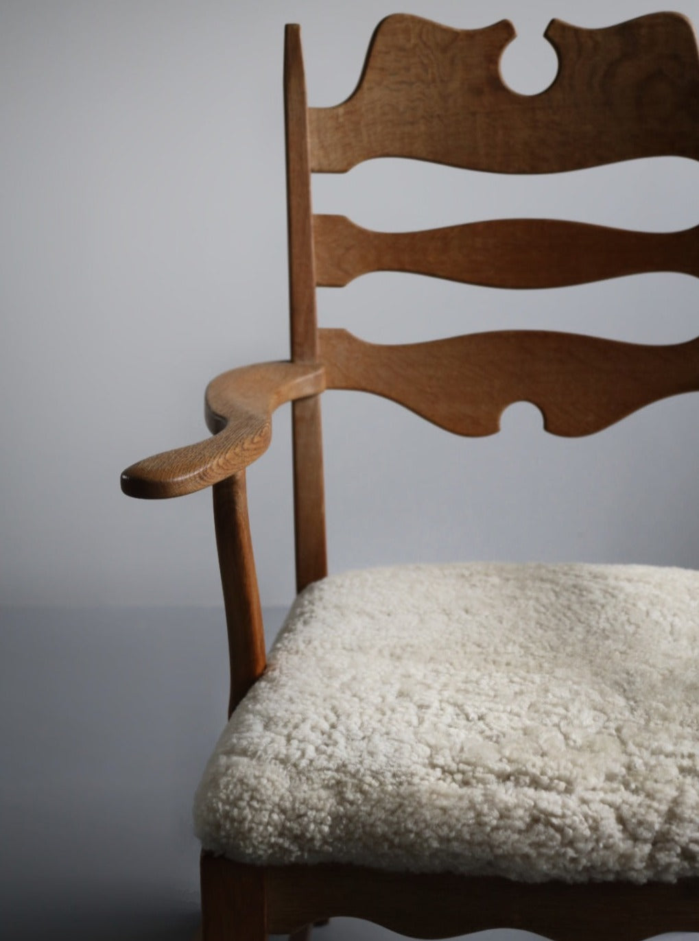 Razor blade dining chair in oak by Henry Kjærnulf