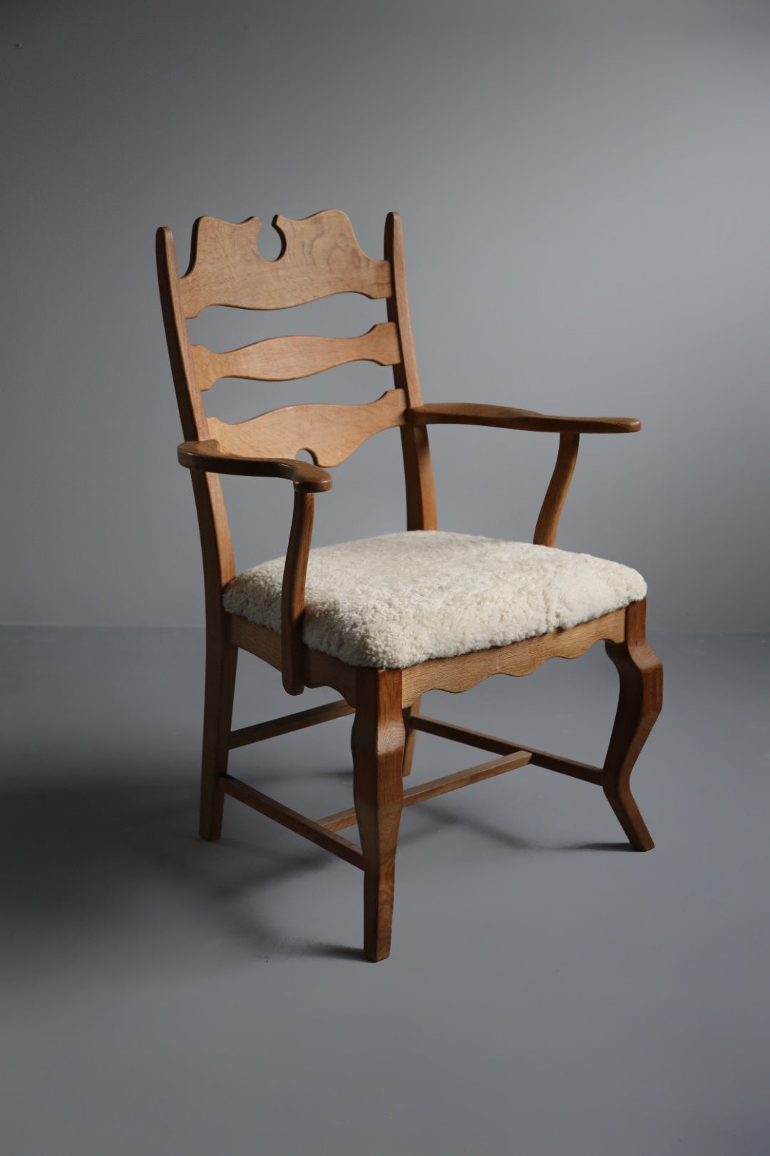 Razor blade dining chair in oak by Henry Kjærnulf