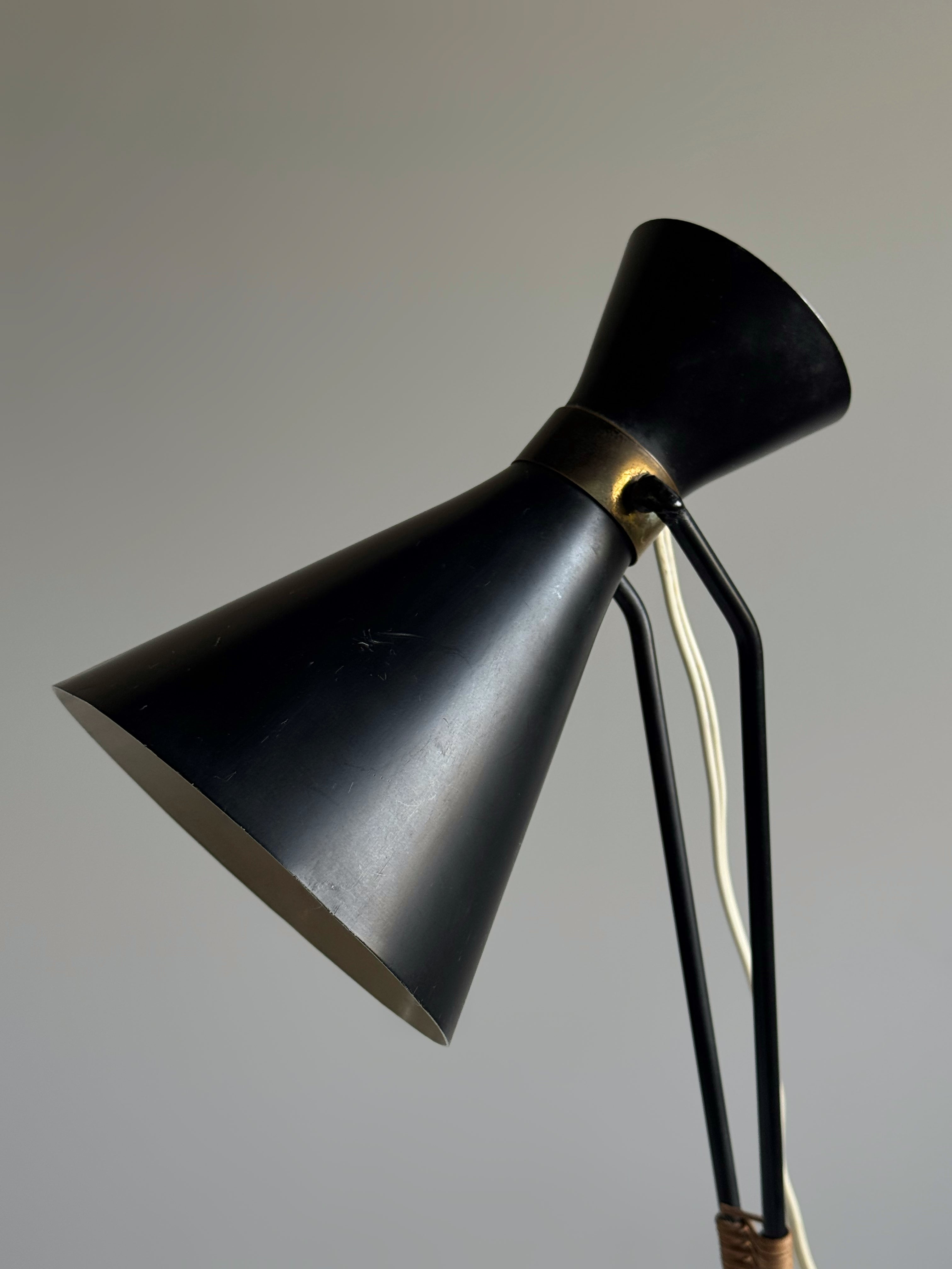 D2007 Table Lamp by Svend Aage Holm Sørensen for Raak, Netherlands 1950s