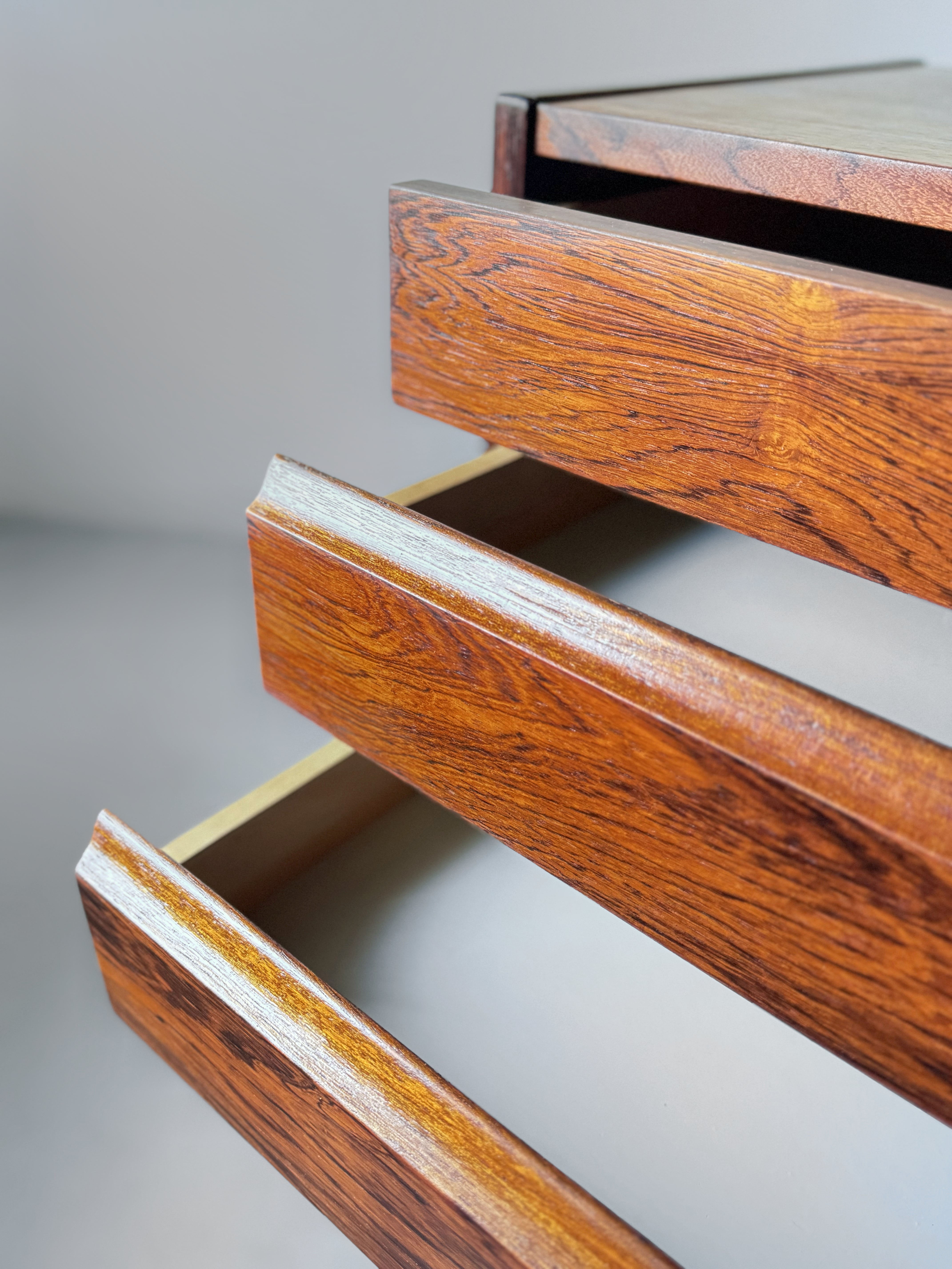 Small Chest of Drawers in rosewood