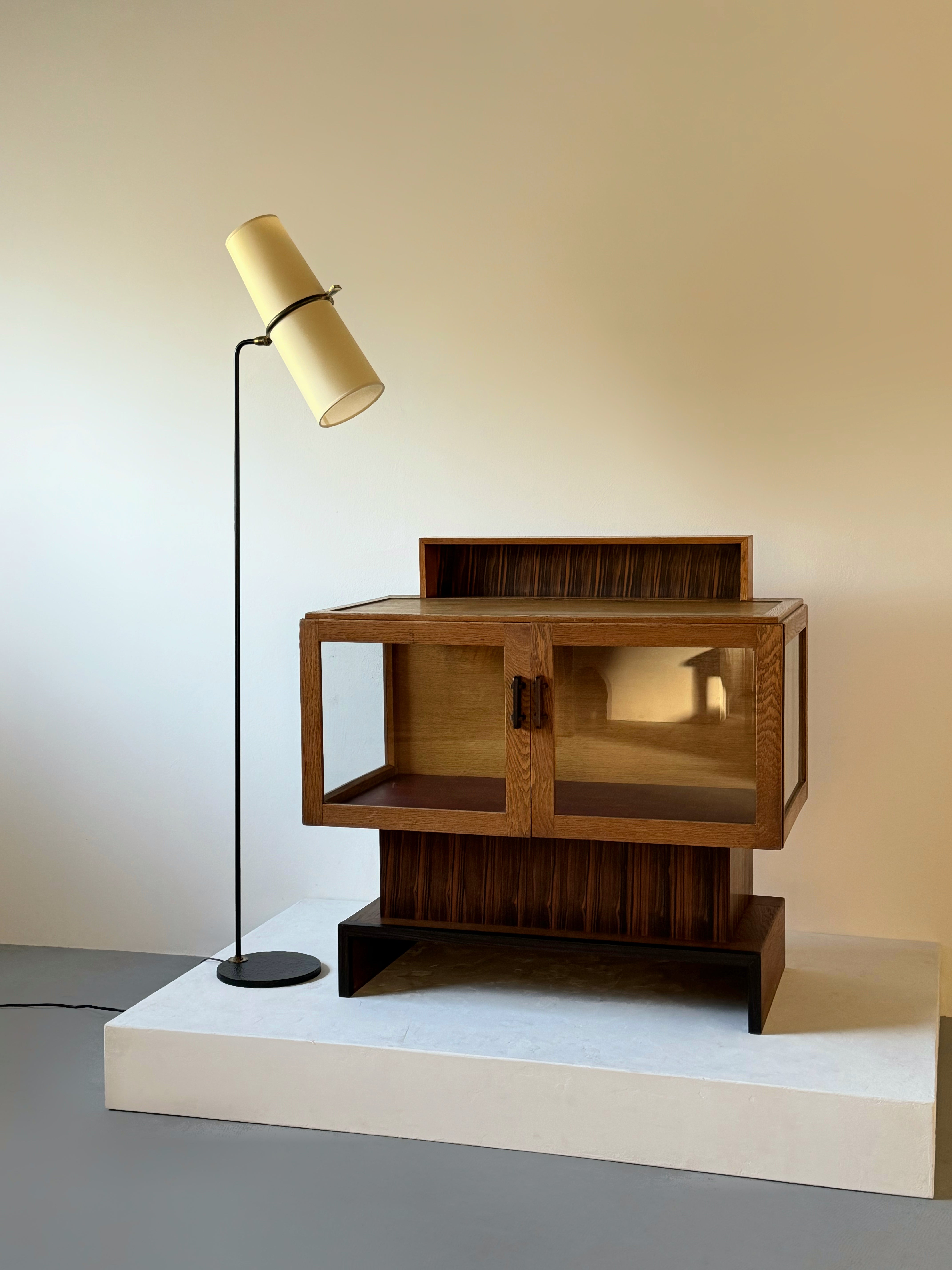 The Hague School / Art Deco Display Cabinet in Oak, The Netherland 1930s