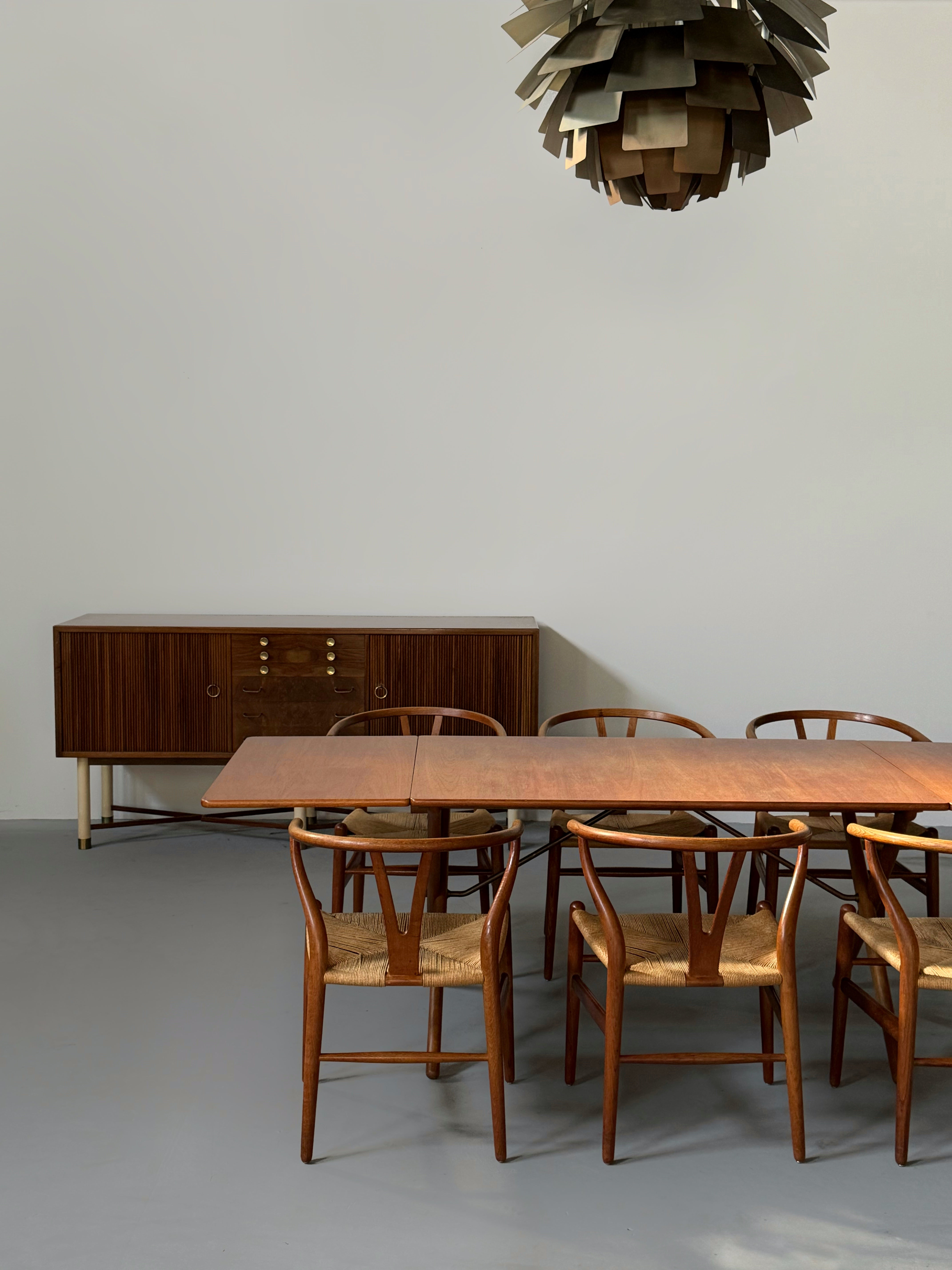 Set of 6 Early CH24 Y-chairs in oak by Hans J. Wegner