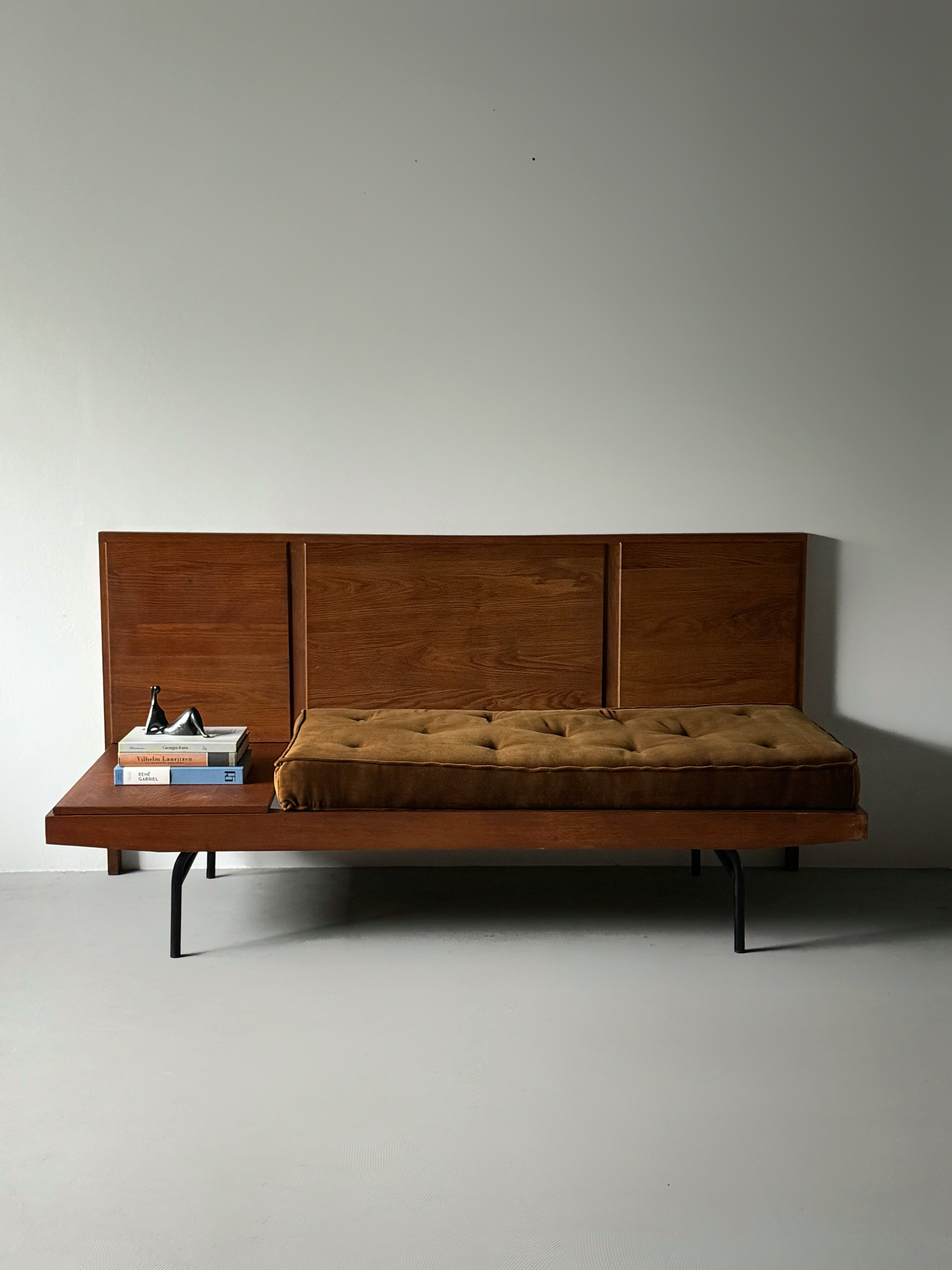 Vintage sofa "day and night" by Pierre Guariche