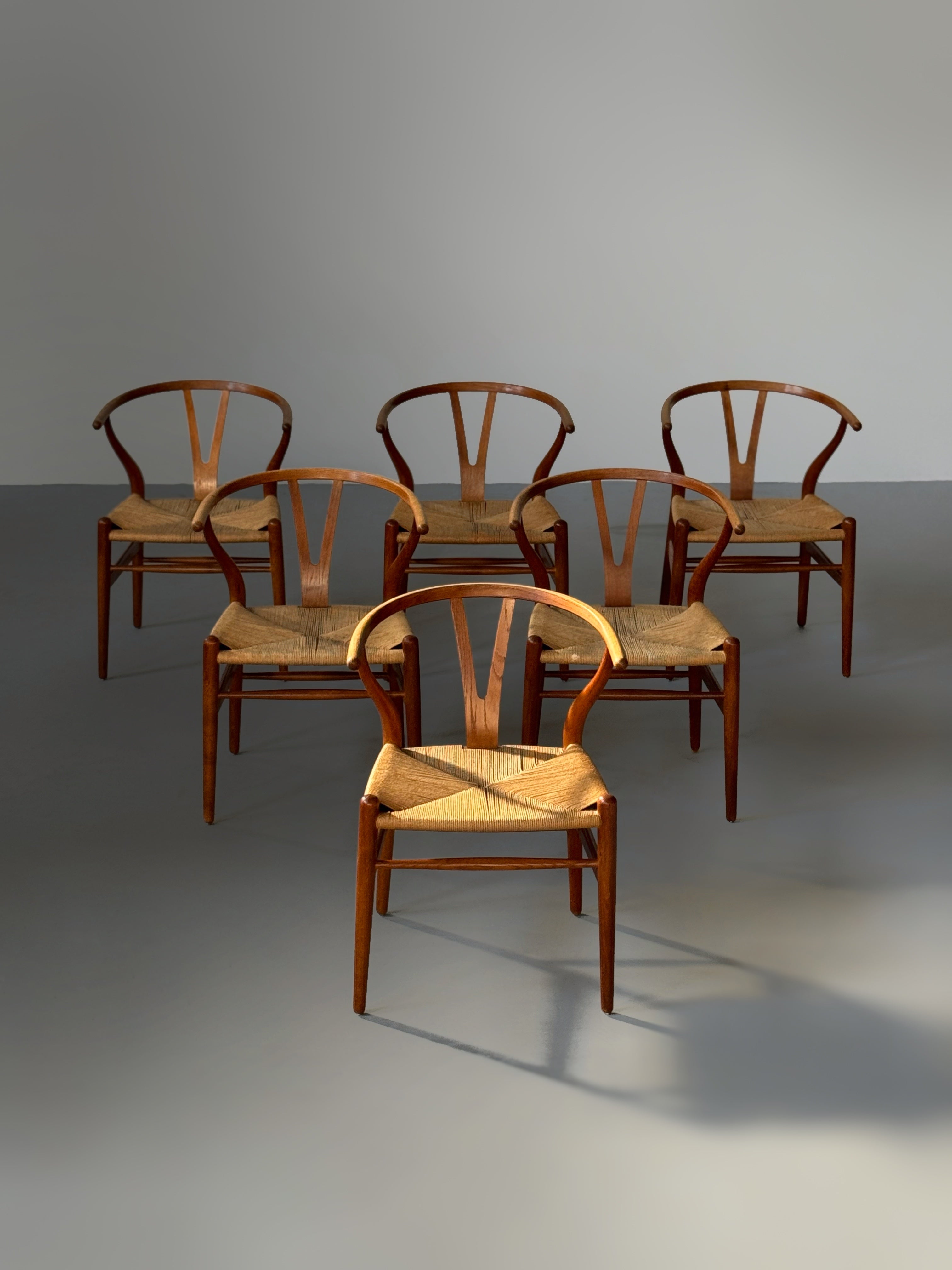 Set of 6 Early CH24 Y-chairs in oak by Hans J. Wegner