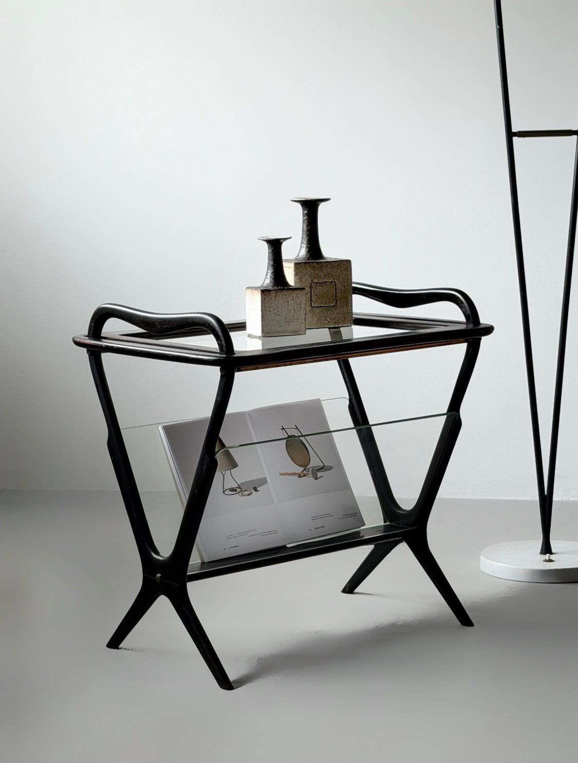 Mod. 221 Coffee table with tray and magazine rack by Ico Parisi for De Baggis, Italy 1953