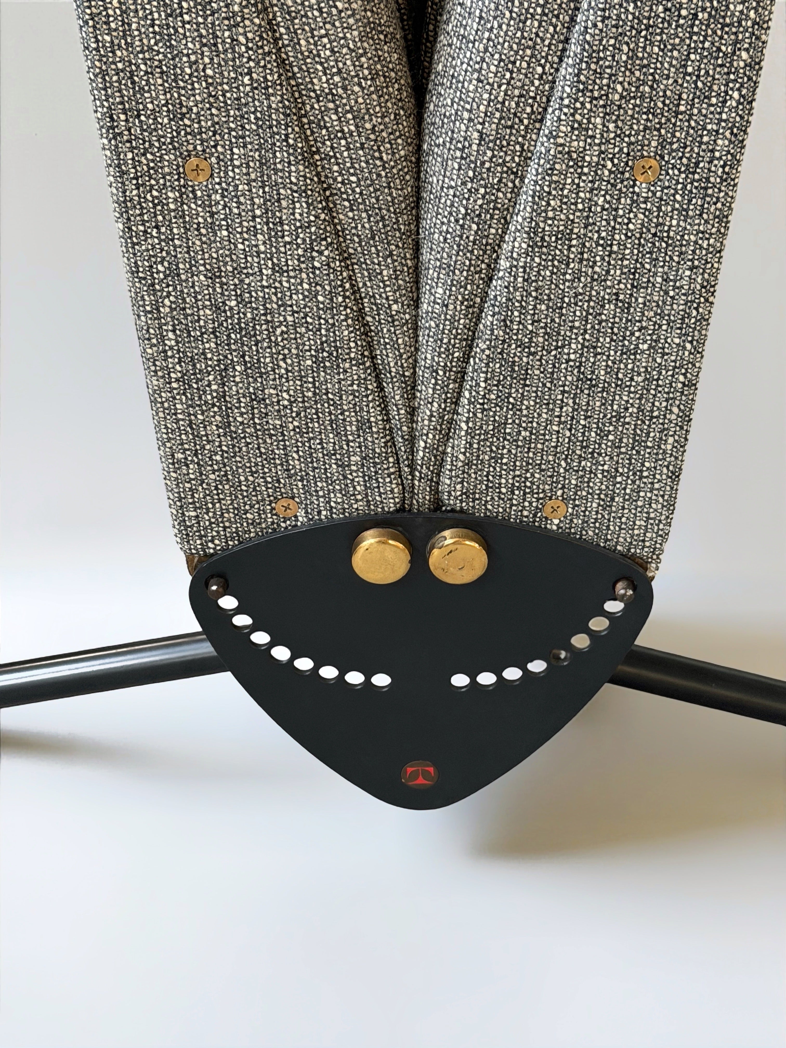 Sofa model D70 by Osvaldo Borsani for Tecno, Italy 1954