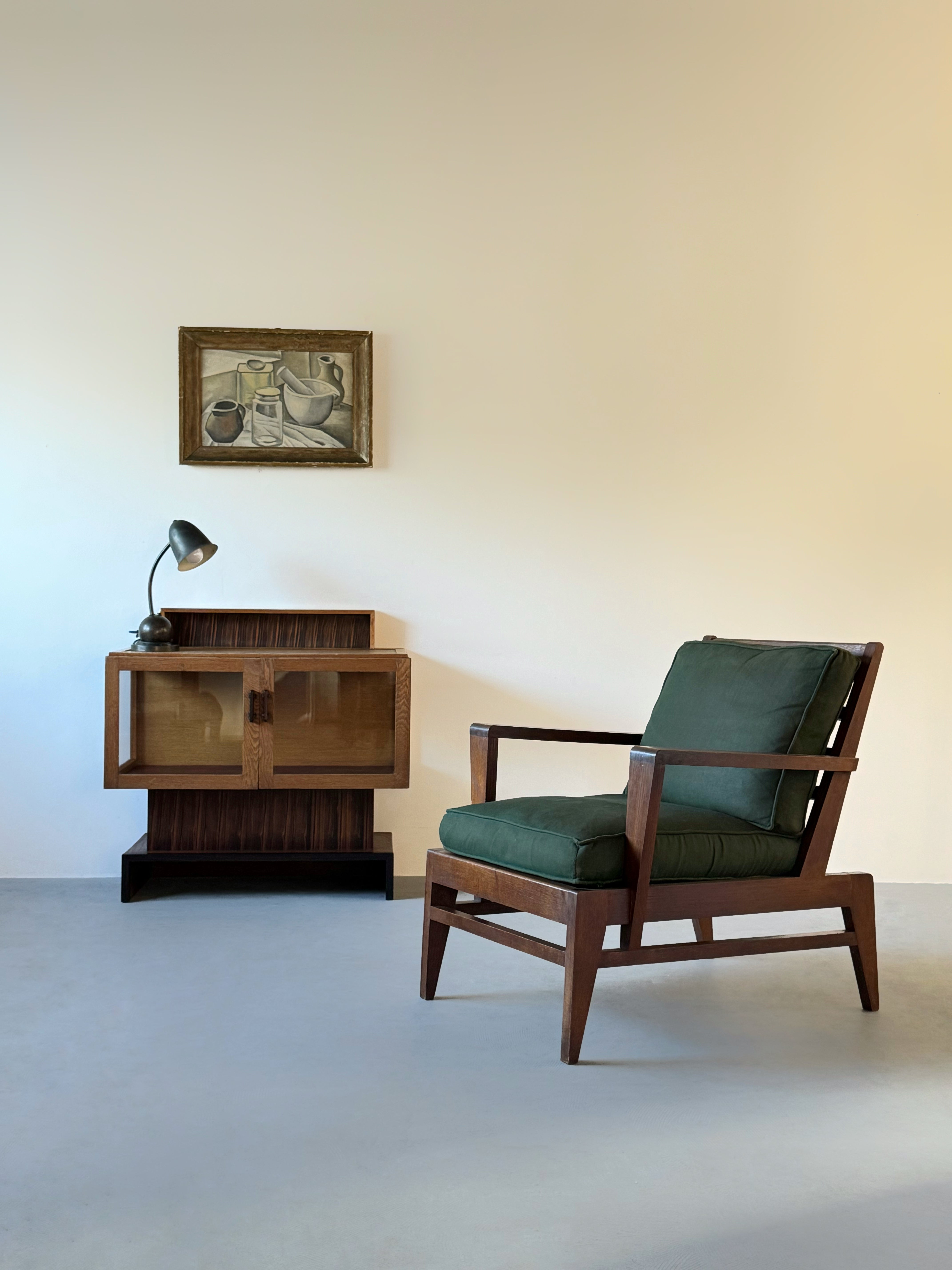 The Hague School / Art Deco Display Cabinet in Oak, The Netherland 1930s