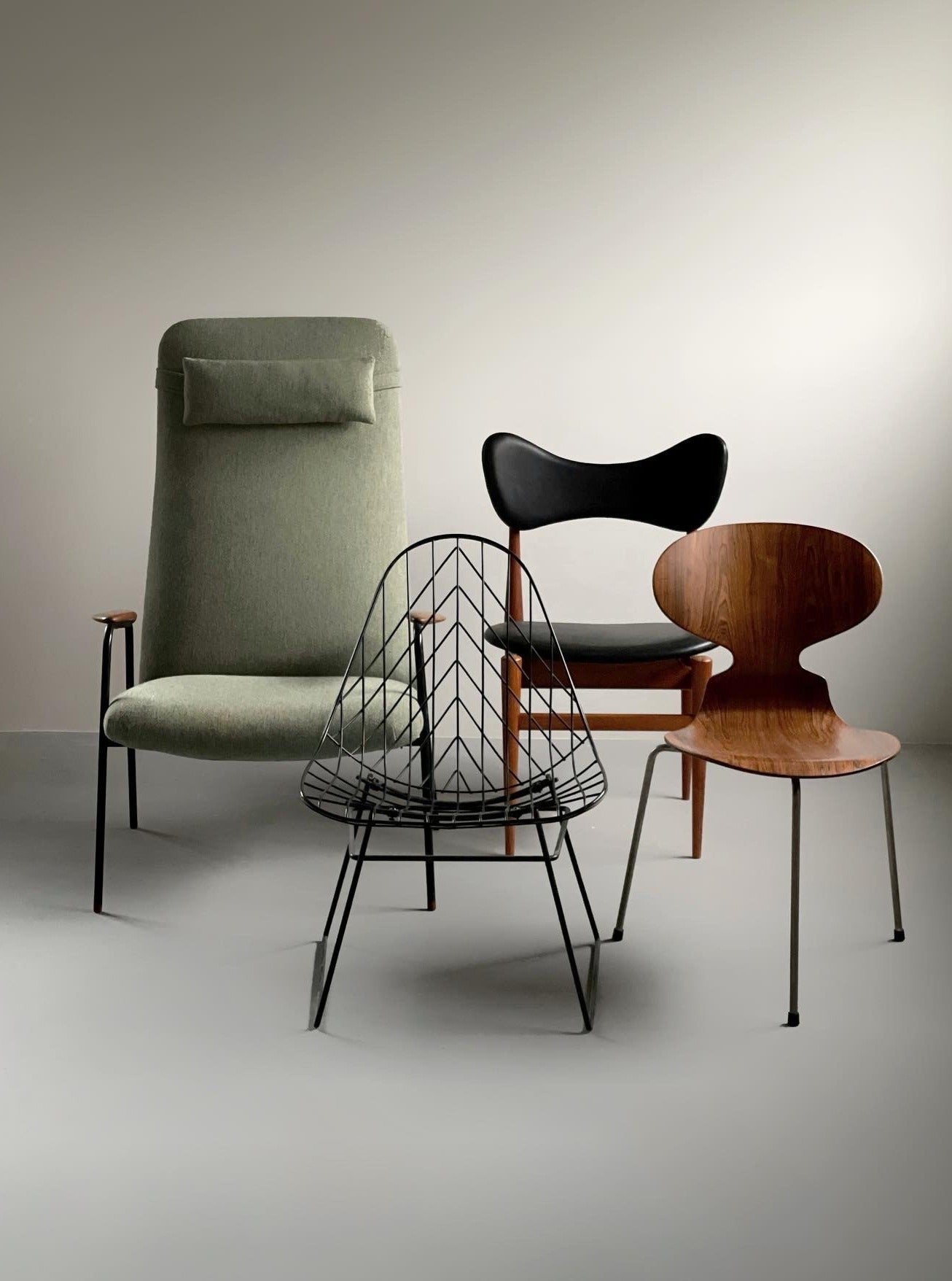 Wire leaf pattern lounge chair by Cees Braakman and A. Dekker