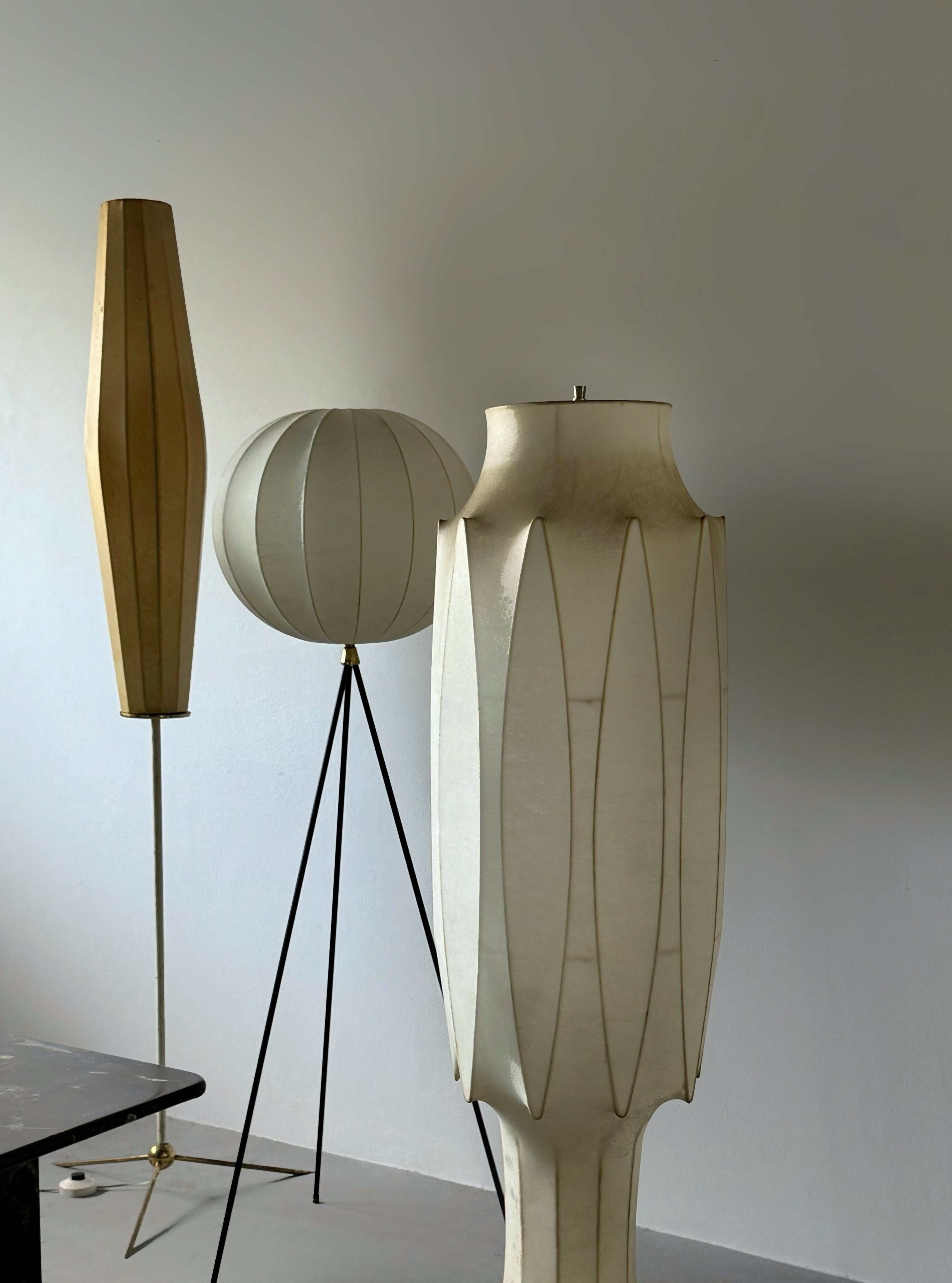Large Sculptural Cocoon floor lamp for Flos