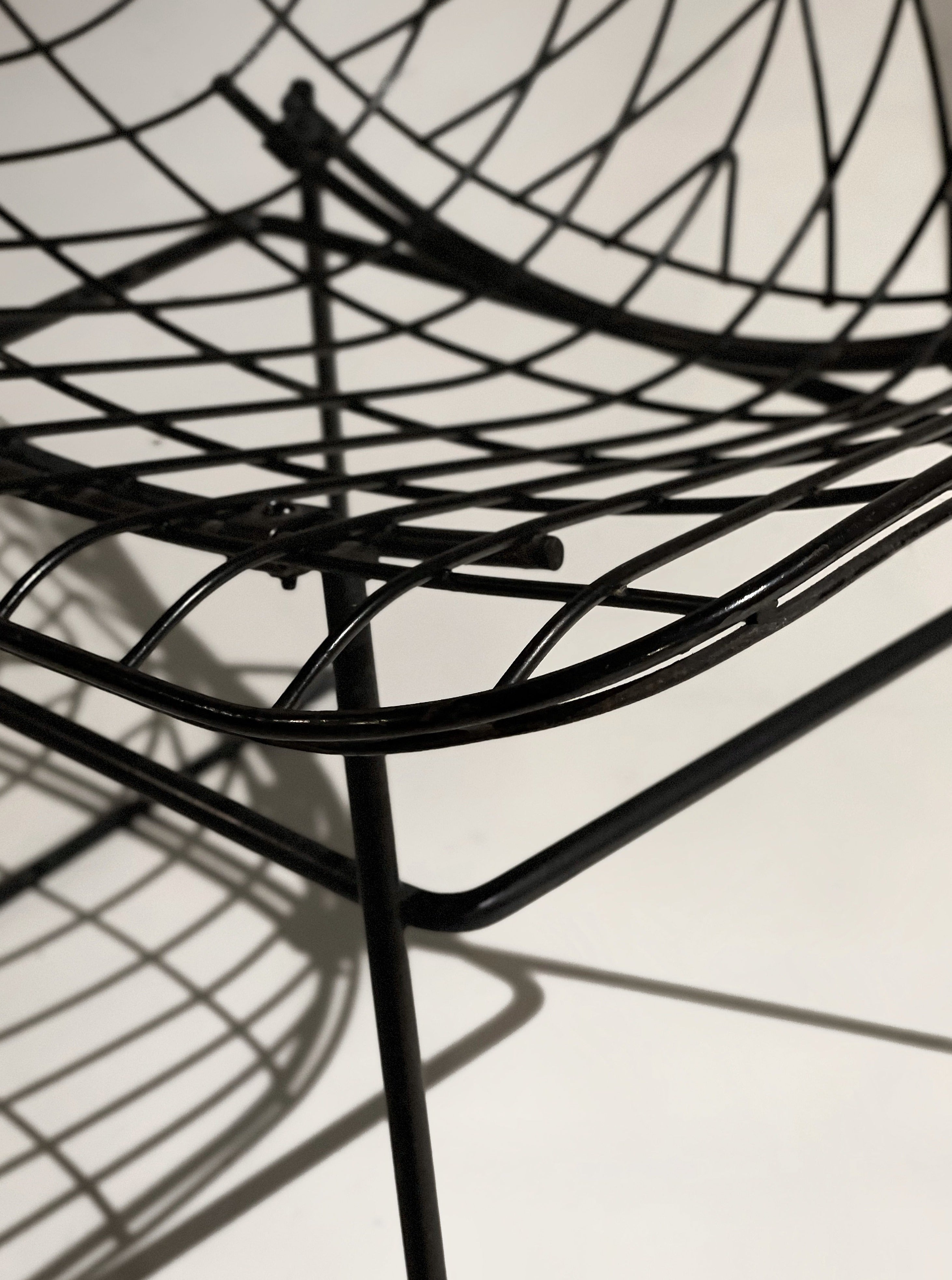 Wire leaf pattern lounge chair by Cees Braakman and A. Dekker