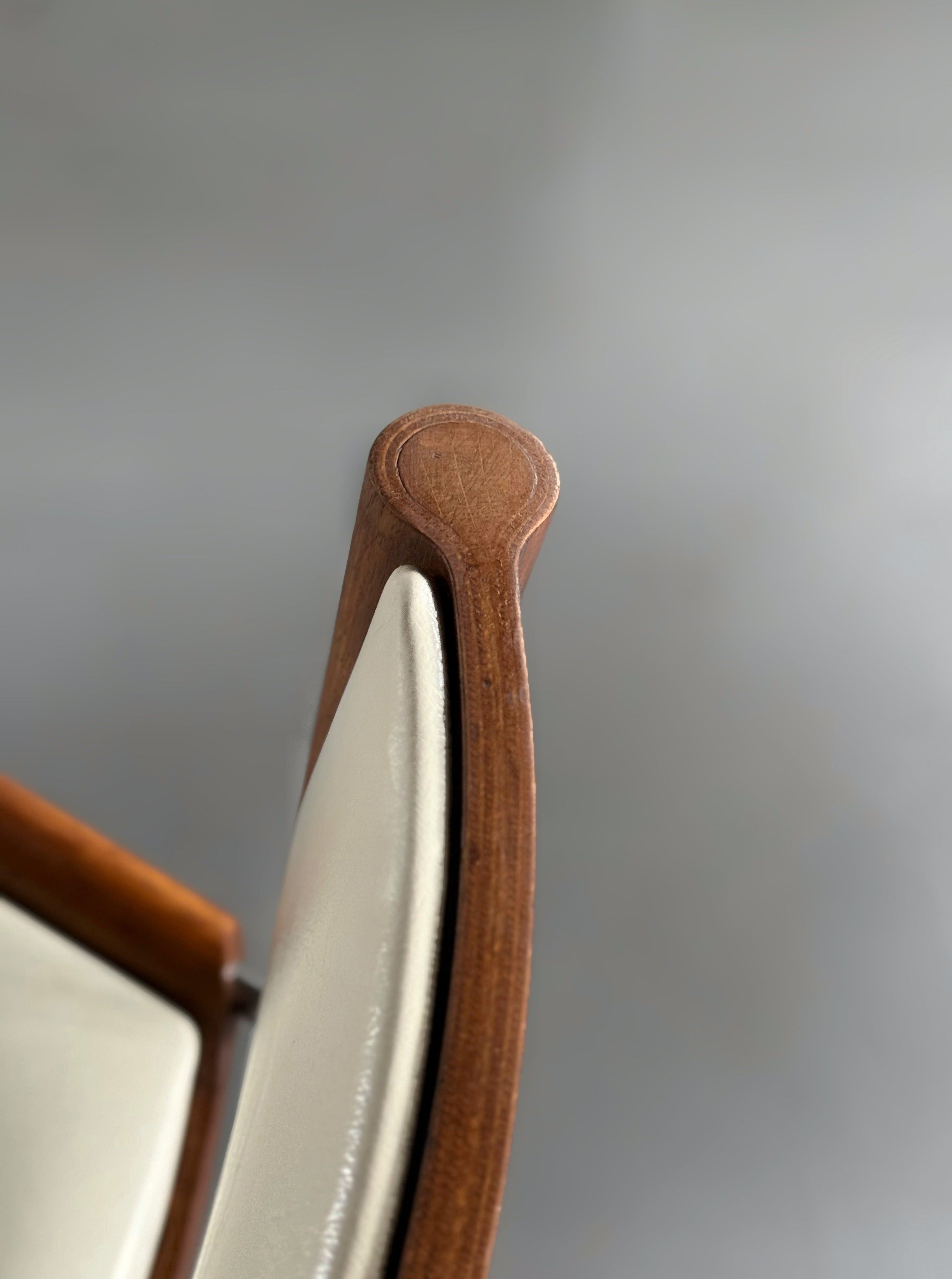 Set of 4 "Badminton" Dining Chairs by Nanna Ditzel for Kolds Savvaerk