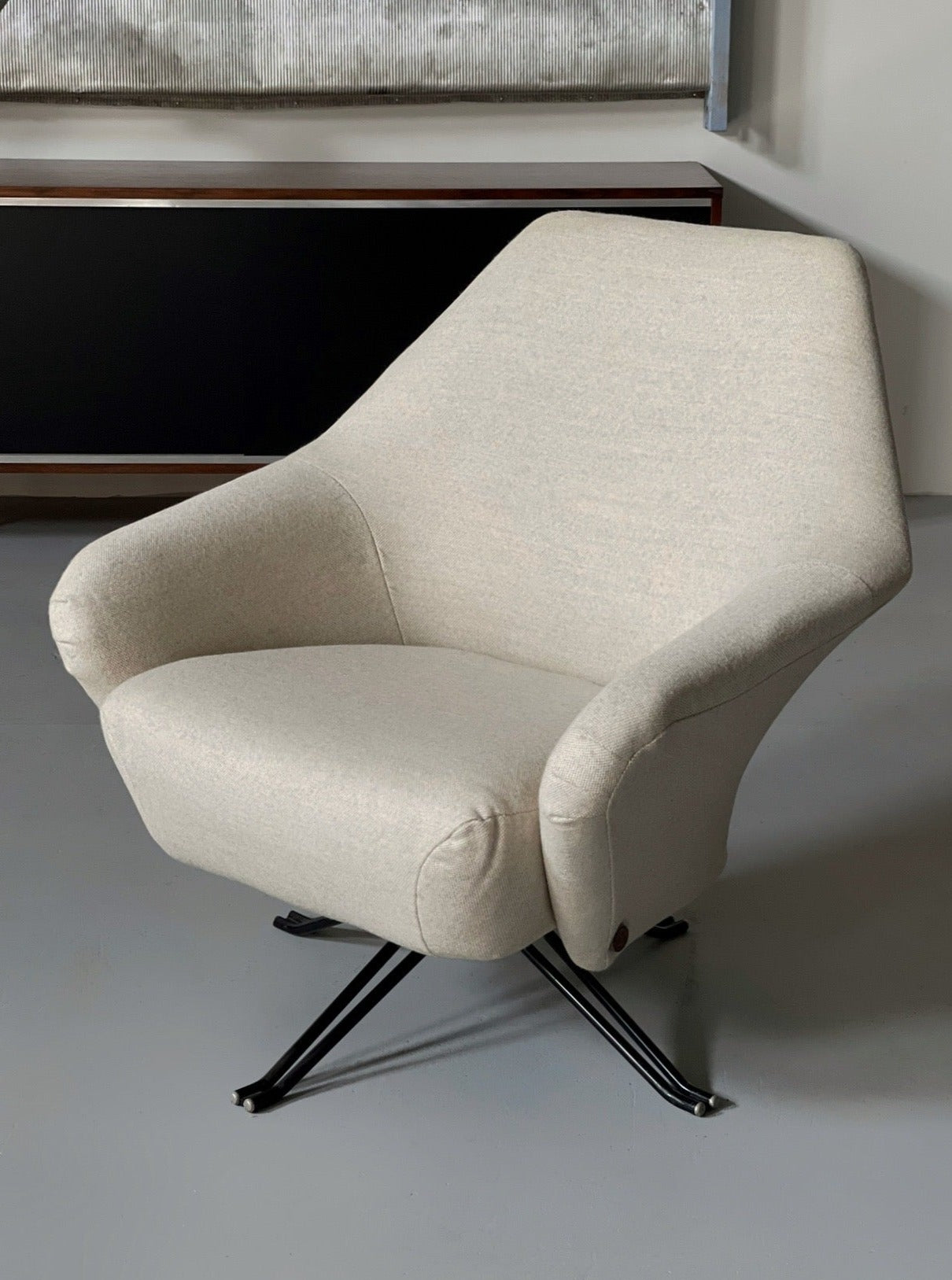 P32 Swivel Chair by Osvaldo Borsani for Tecno