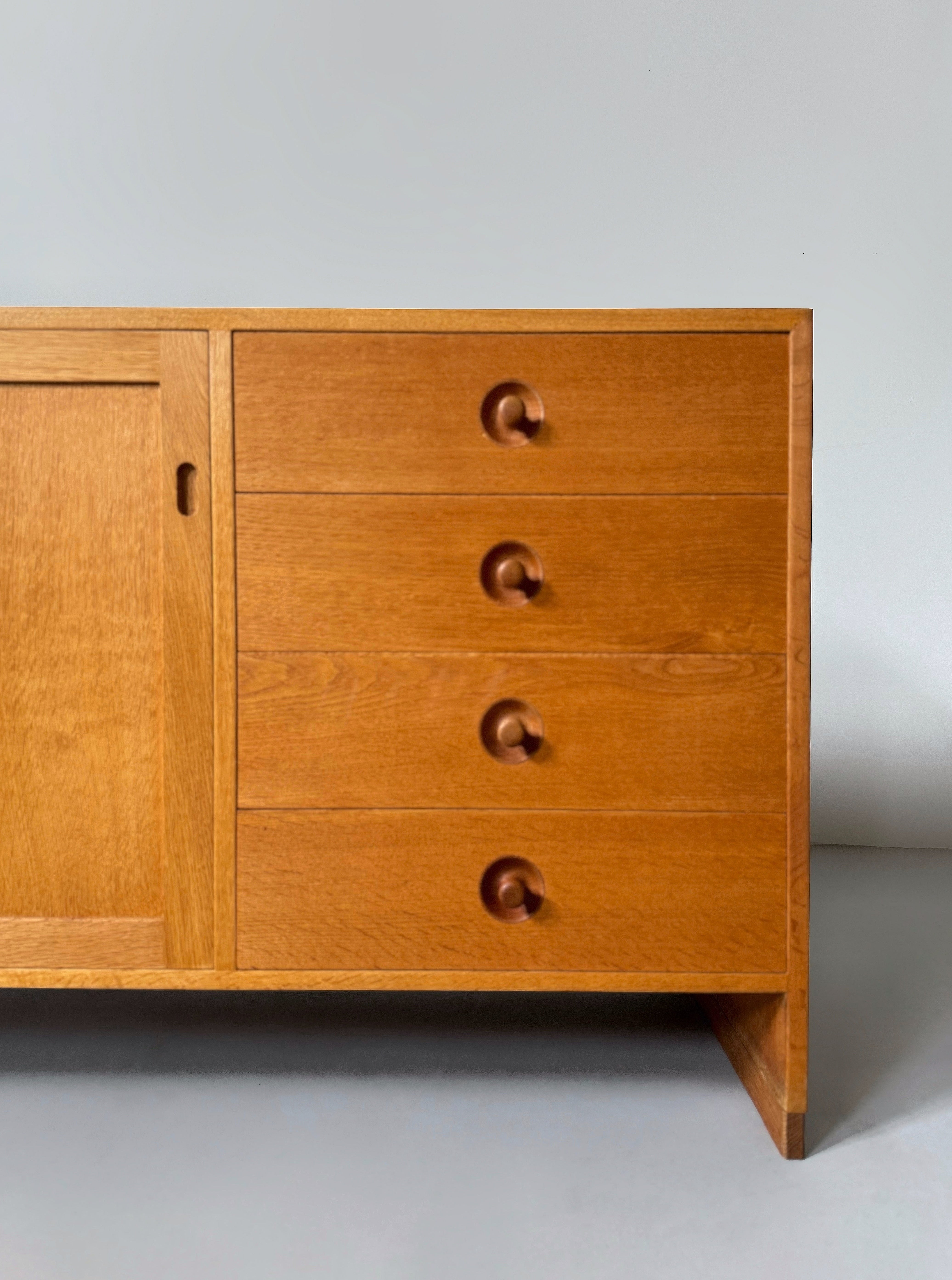 Sideboard in oak by Hans J. Wegner