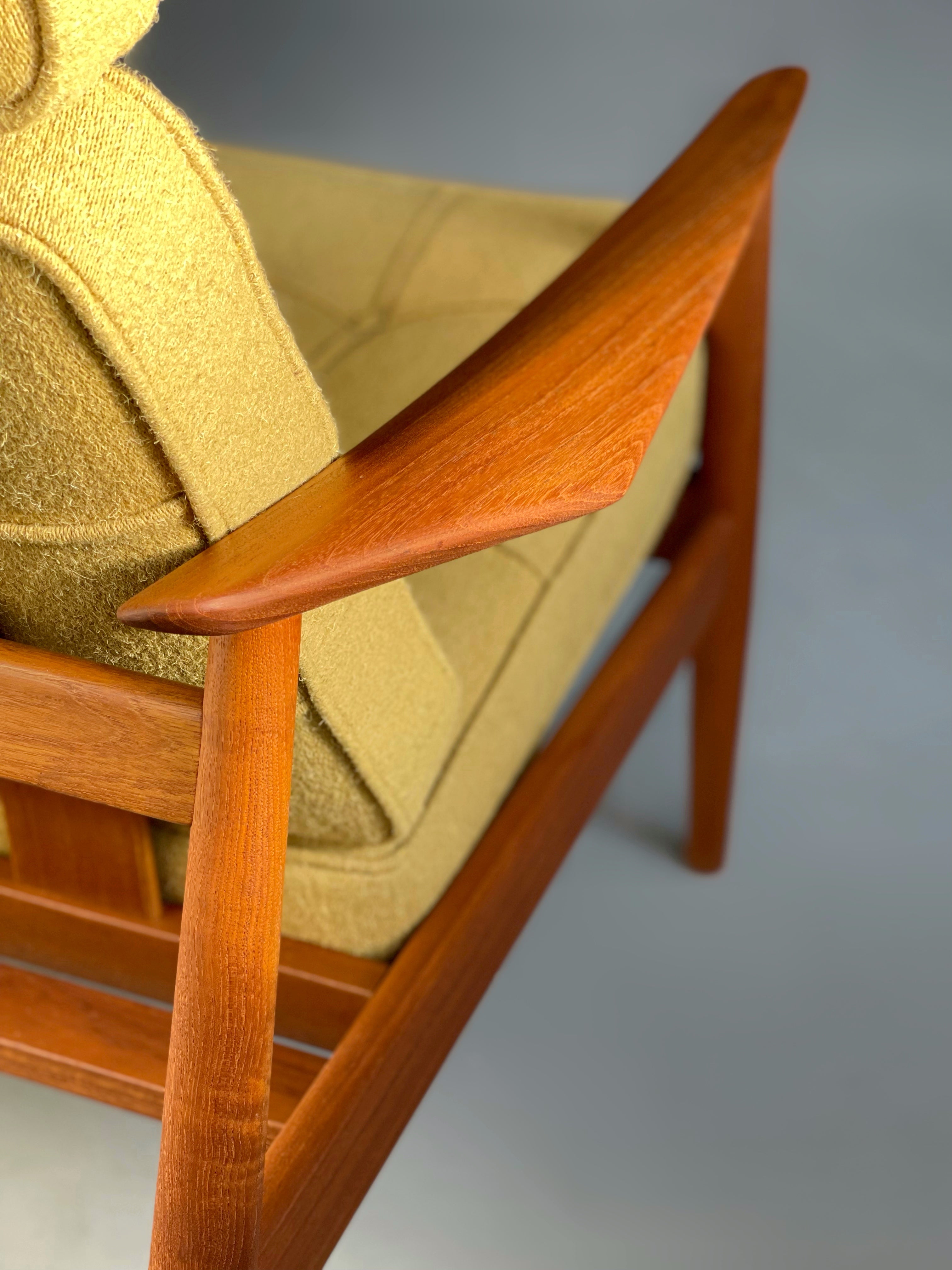 Model FD164 reclining lounge chair by Arne Vodder