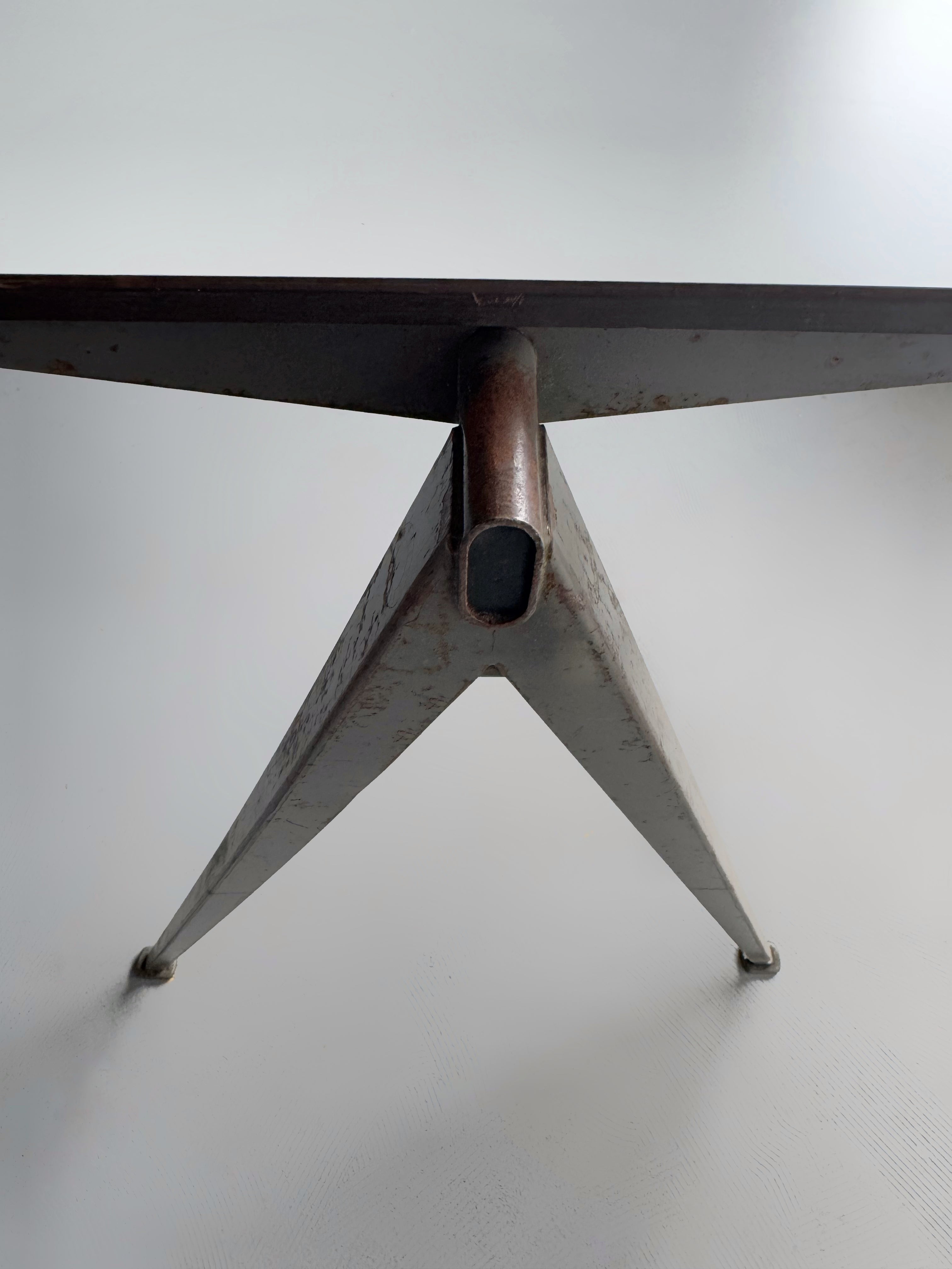 Pyramid Table by Wim Rietveld for Ahrend de Cirkel
