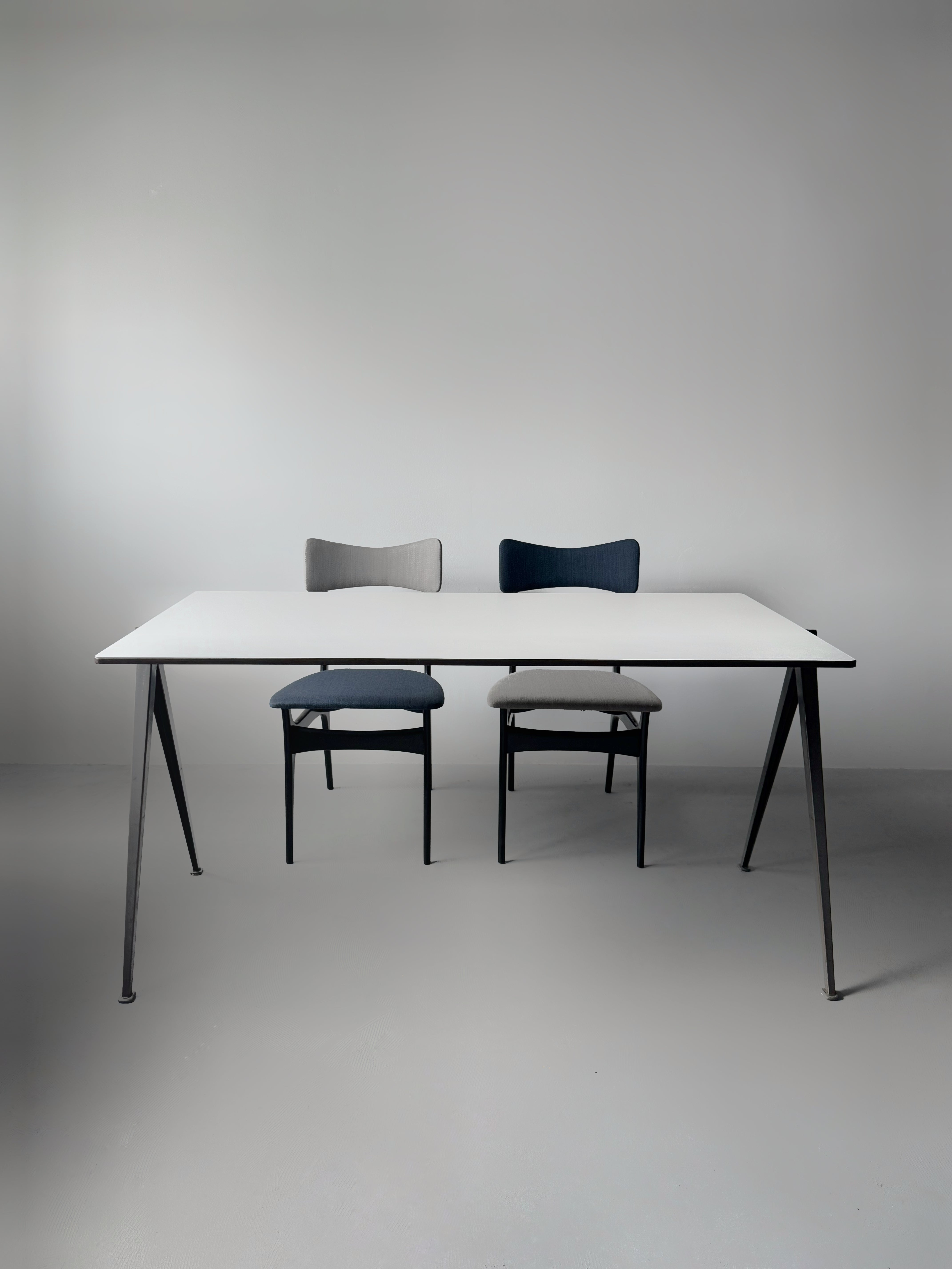Pyramid Table by Wim Rietveld for Ahrend de Cirkel