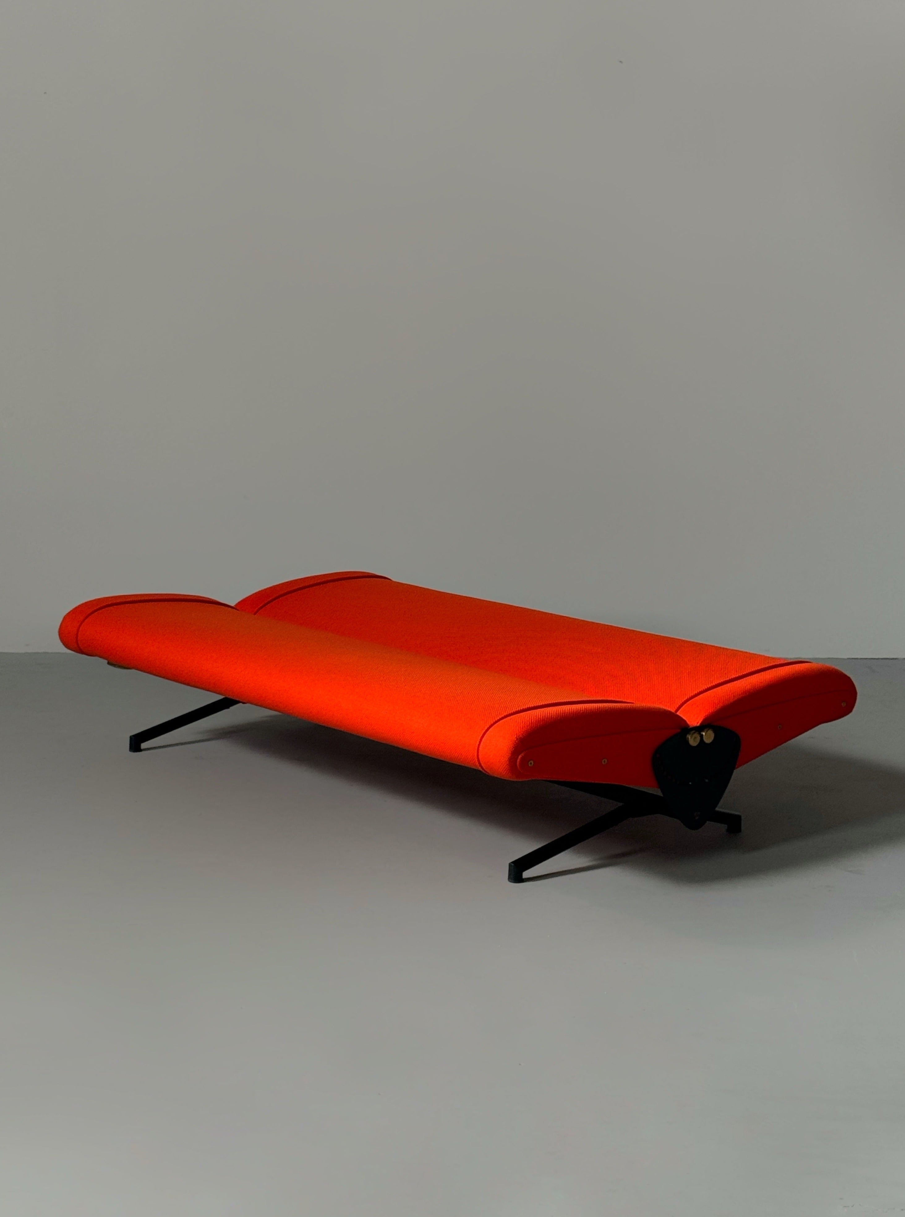 Sofa model D70 by Osvaldo Borsani for Tecno, Italy