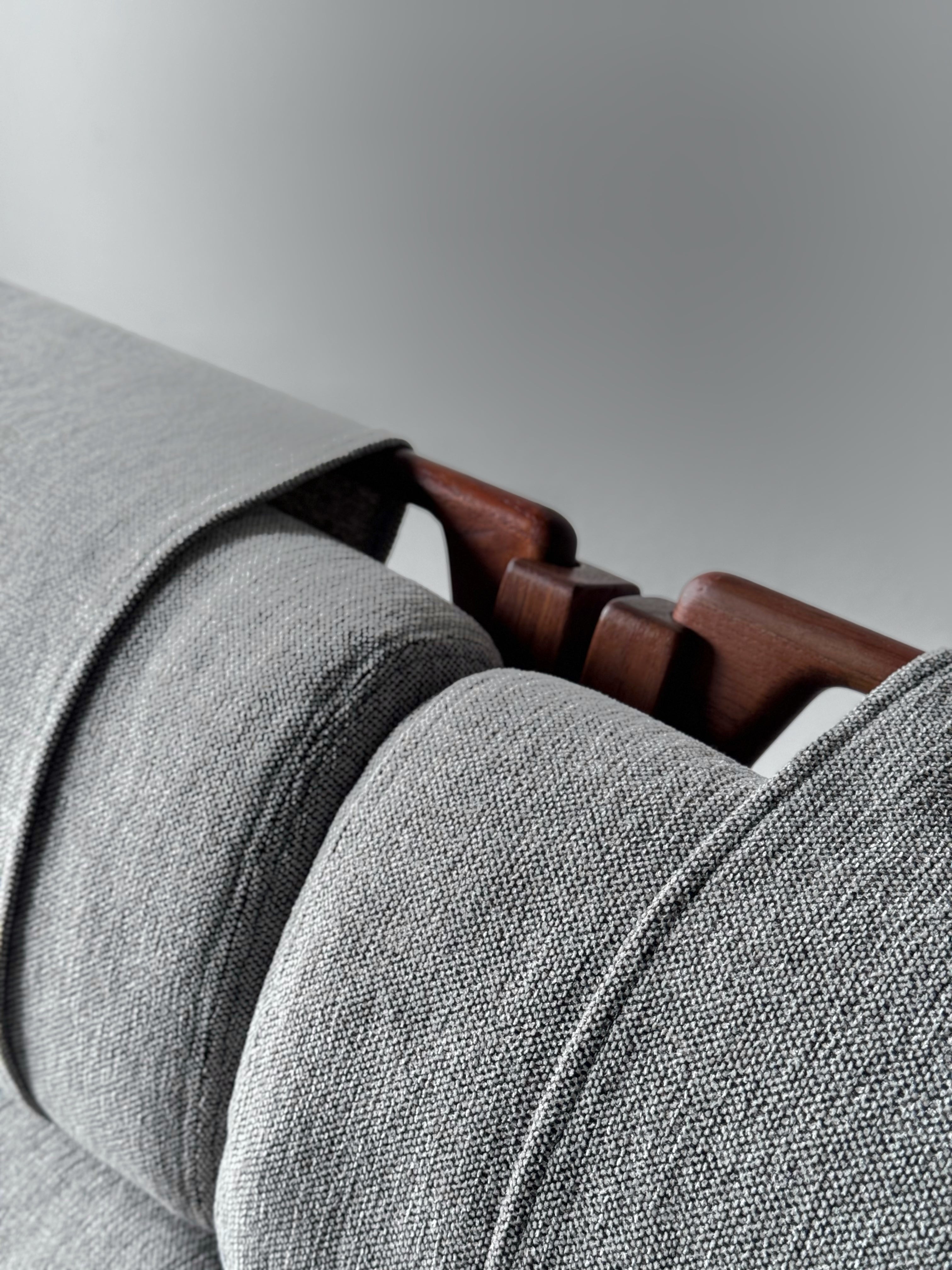 GE-375 3seater byHans J. Wegner