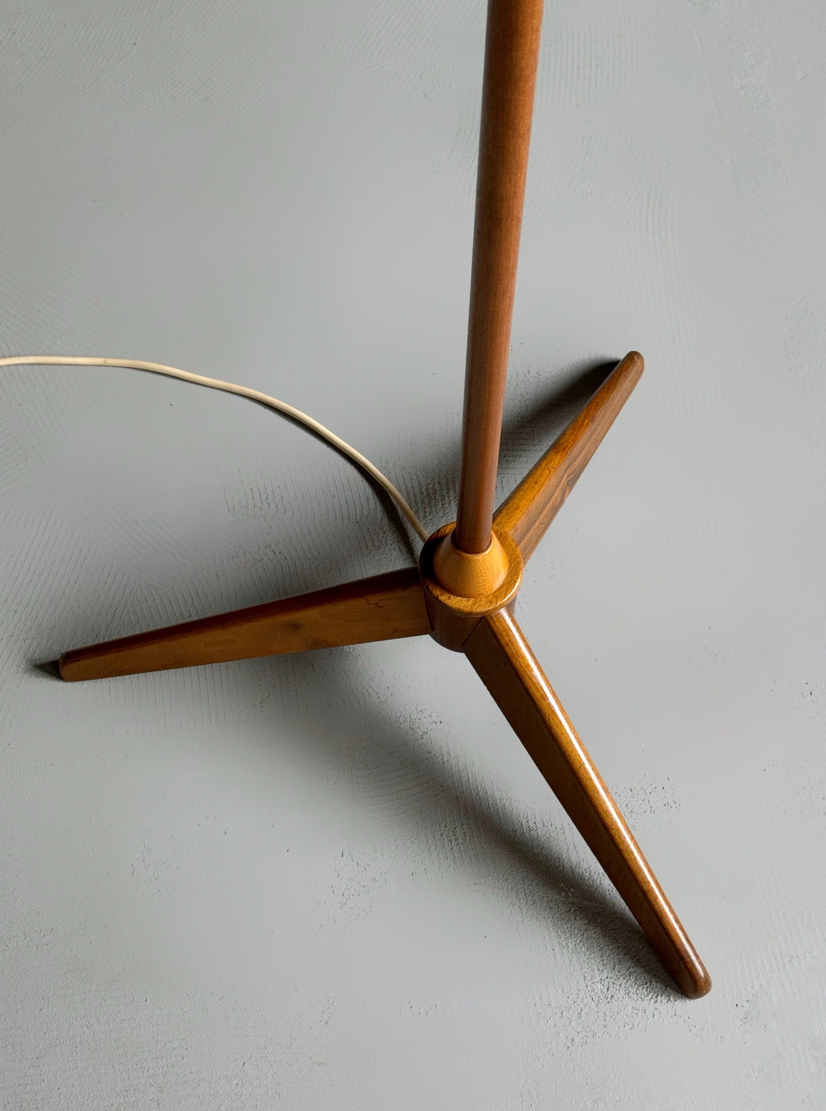 Floor lamp with cord shade manufactured by Temde Leuchten