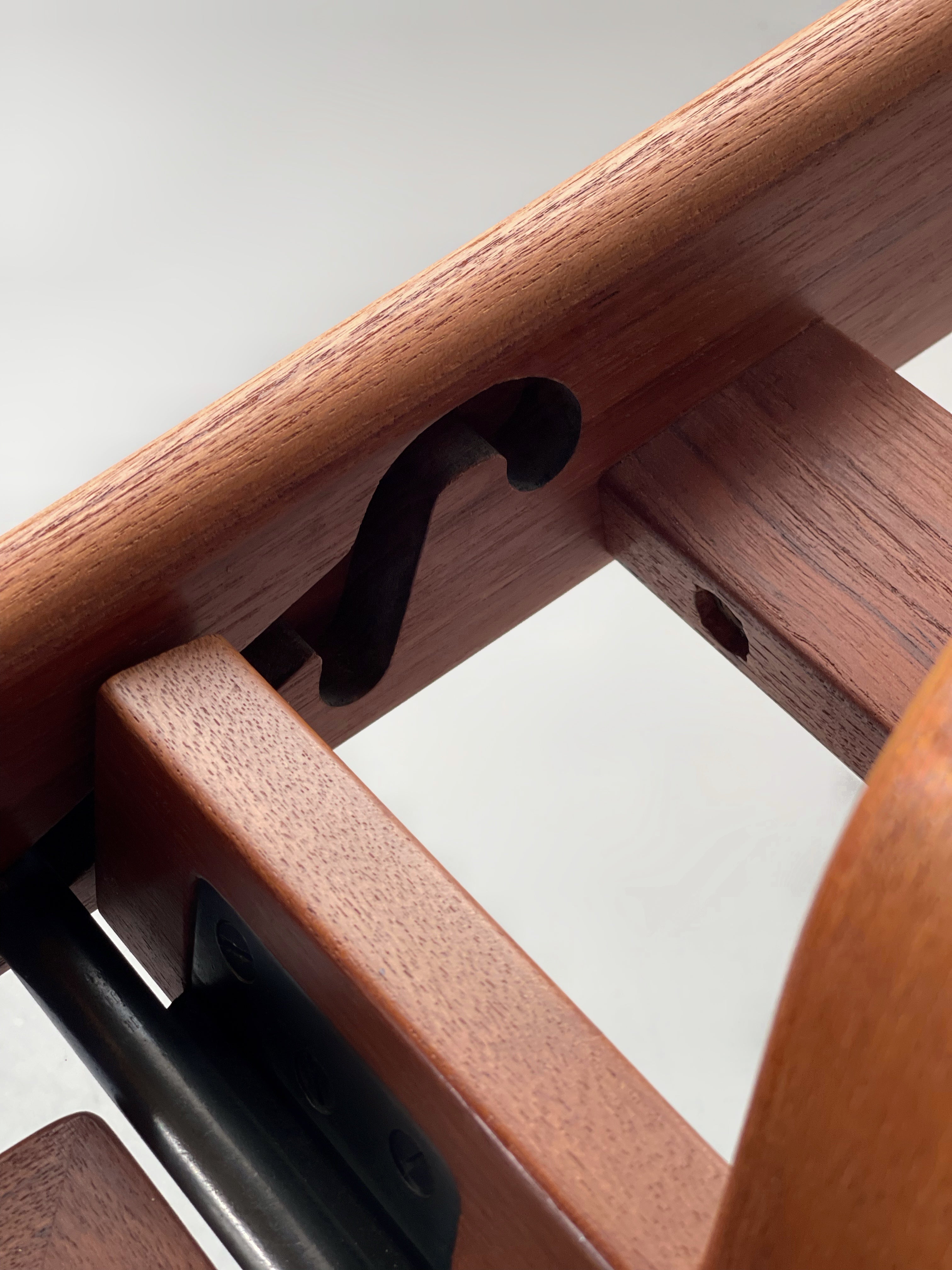 Model FD164 reclining lounge chair by Arne Vodder