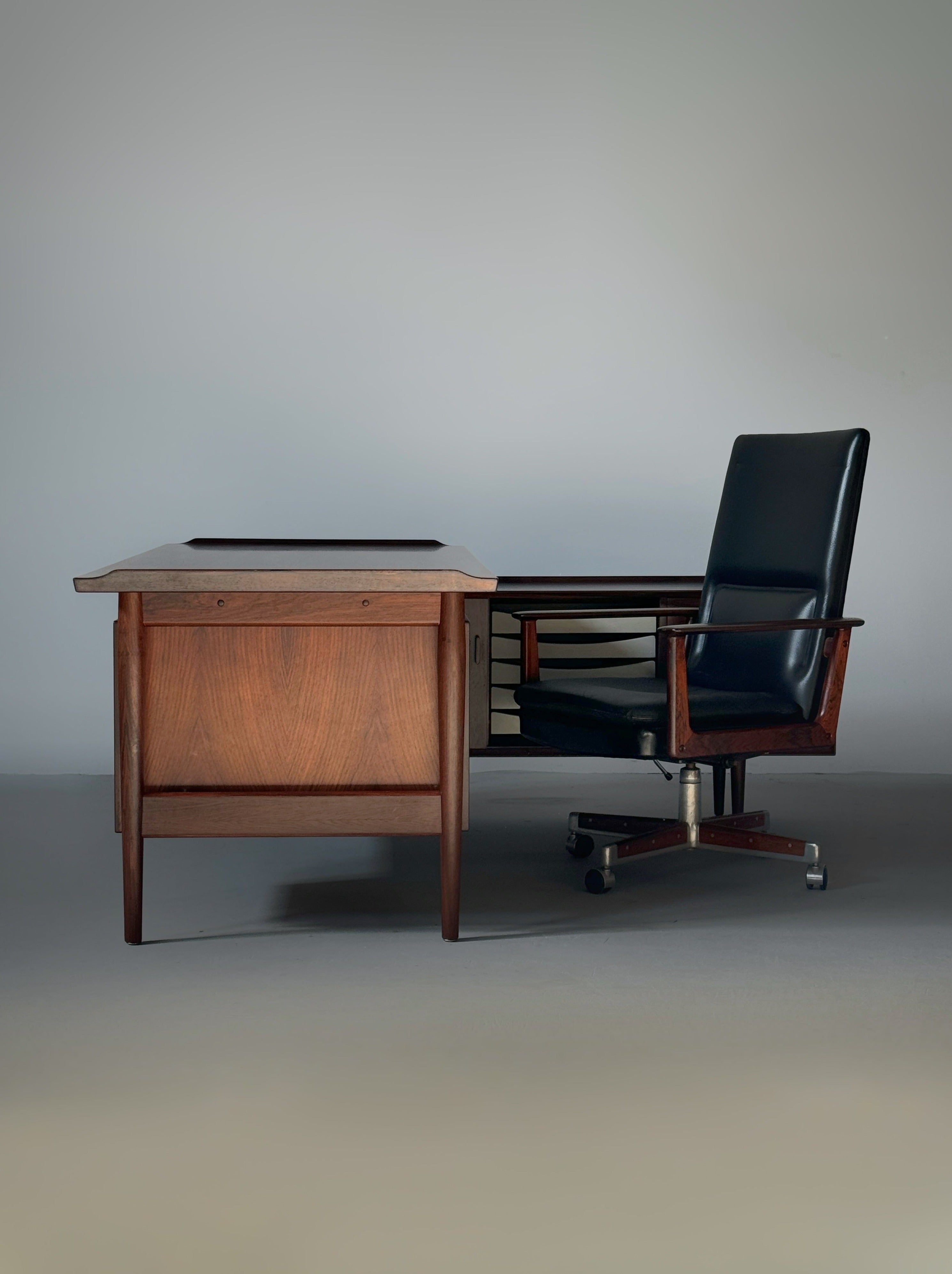 Model 209 Desk & Chair by Arne Vodder for Sibast Møbler