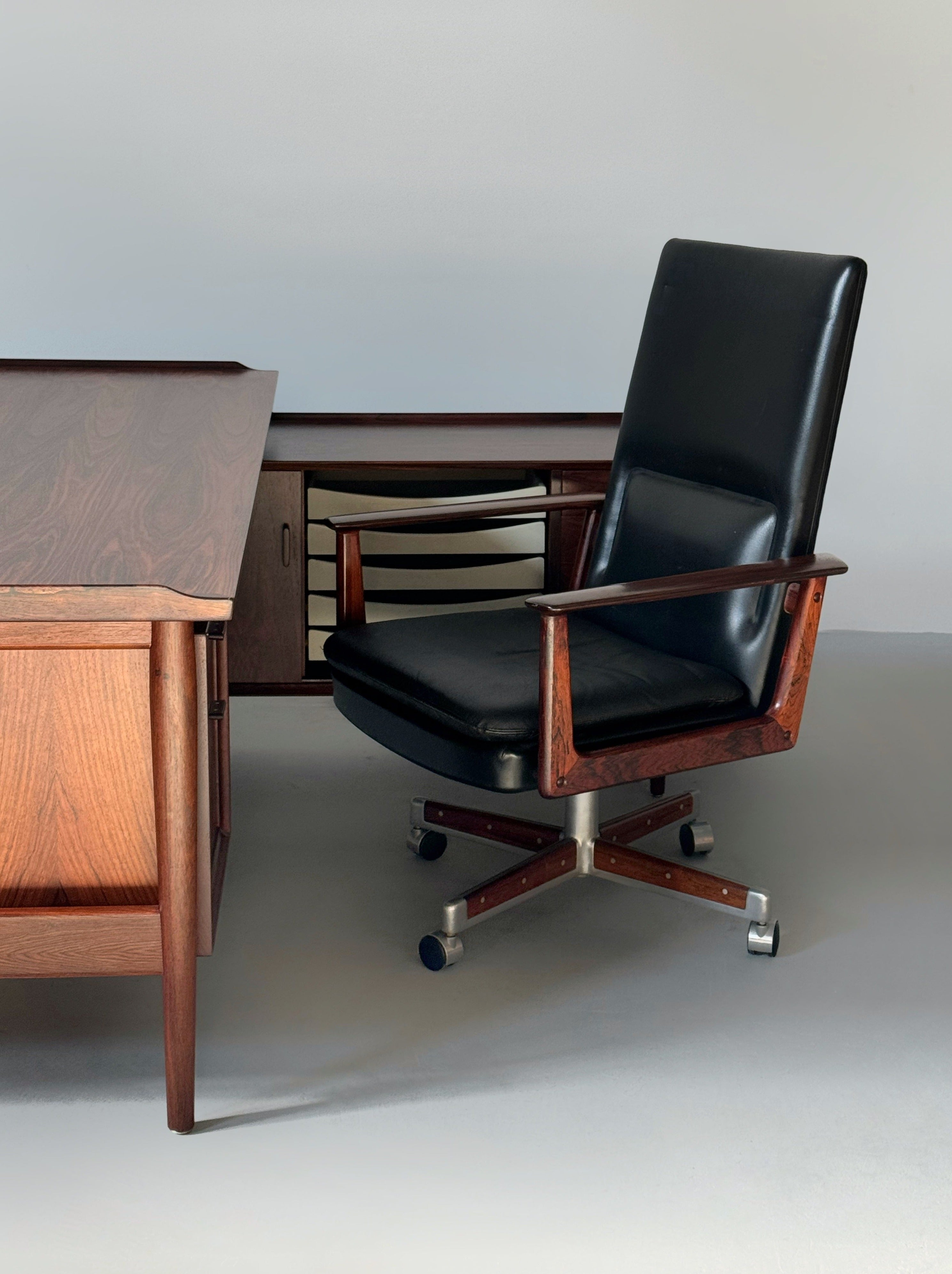 Model 209 Desk & Chair by Arne Vodder for Sibast Møbler