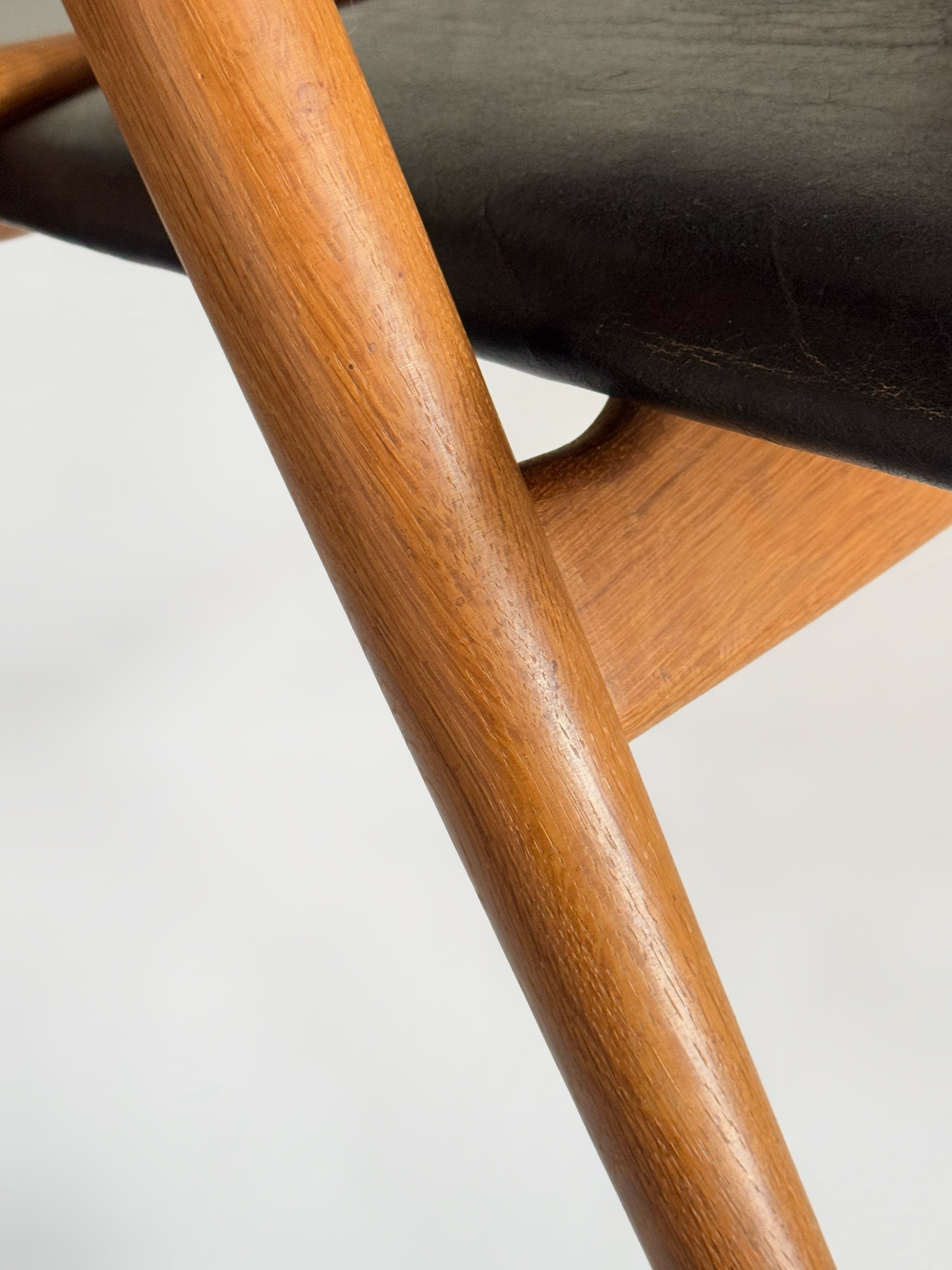 CH28 sawbuck chair by Hans J. Wegner for Carl Hansen & Søn