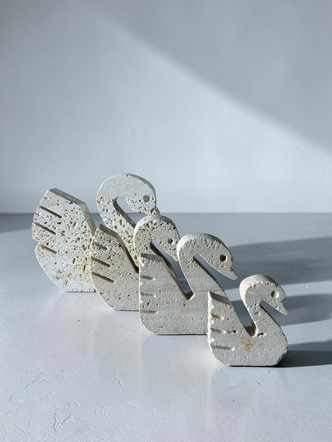Travertine Ornaments with Three Swans by Enzo Mari for Mannelli Fratelli 1970s
