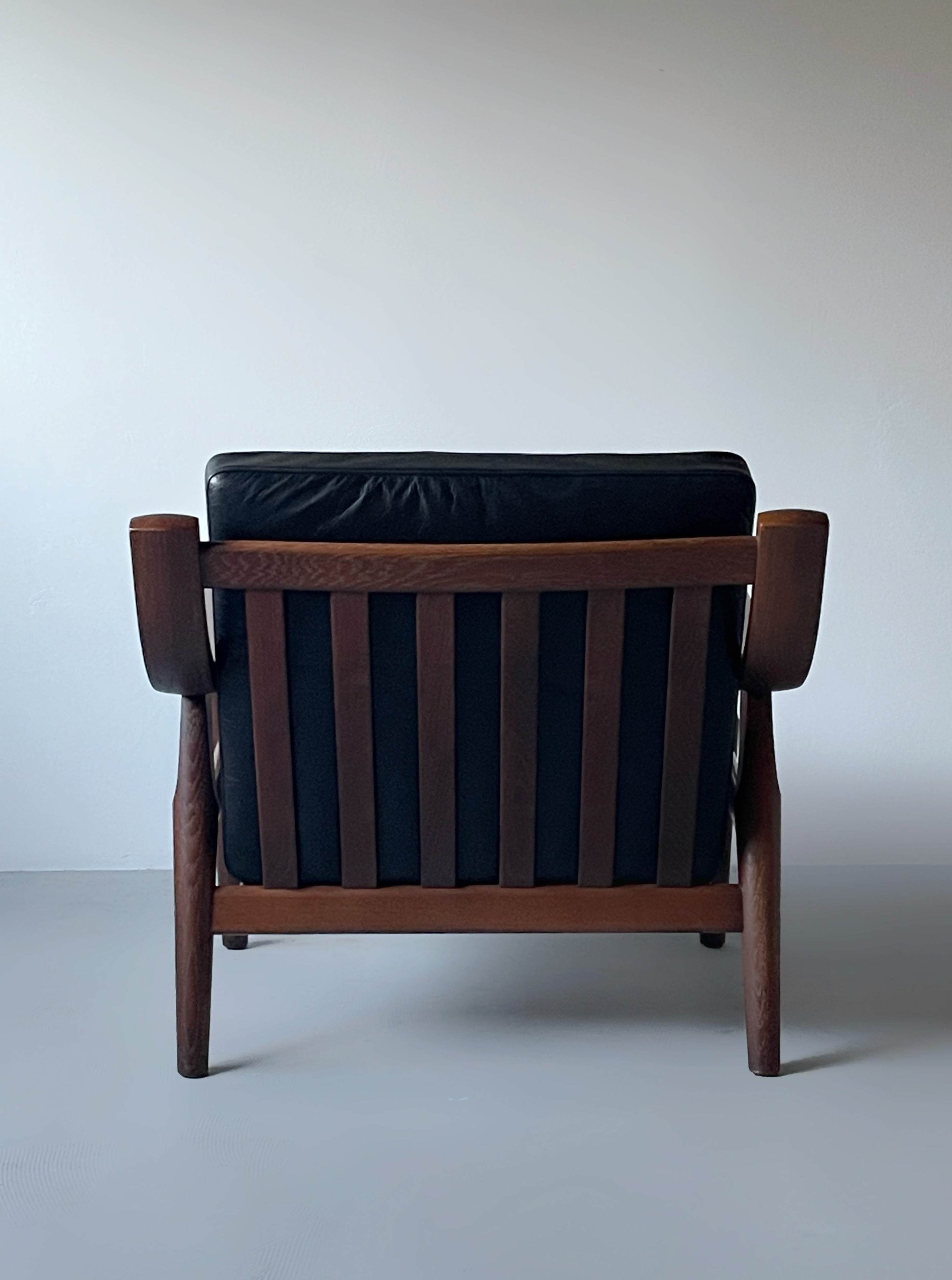 GE530 in dark stained oak by Hans J. Wegner