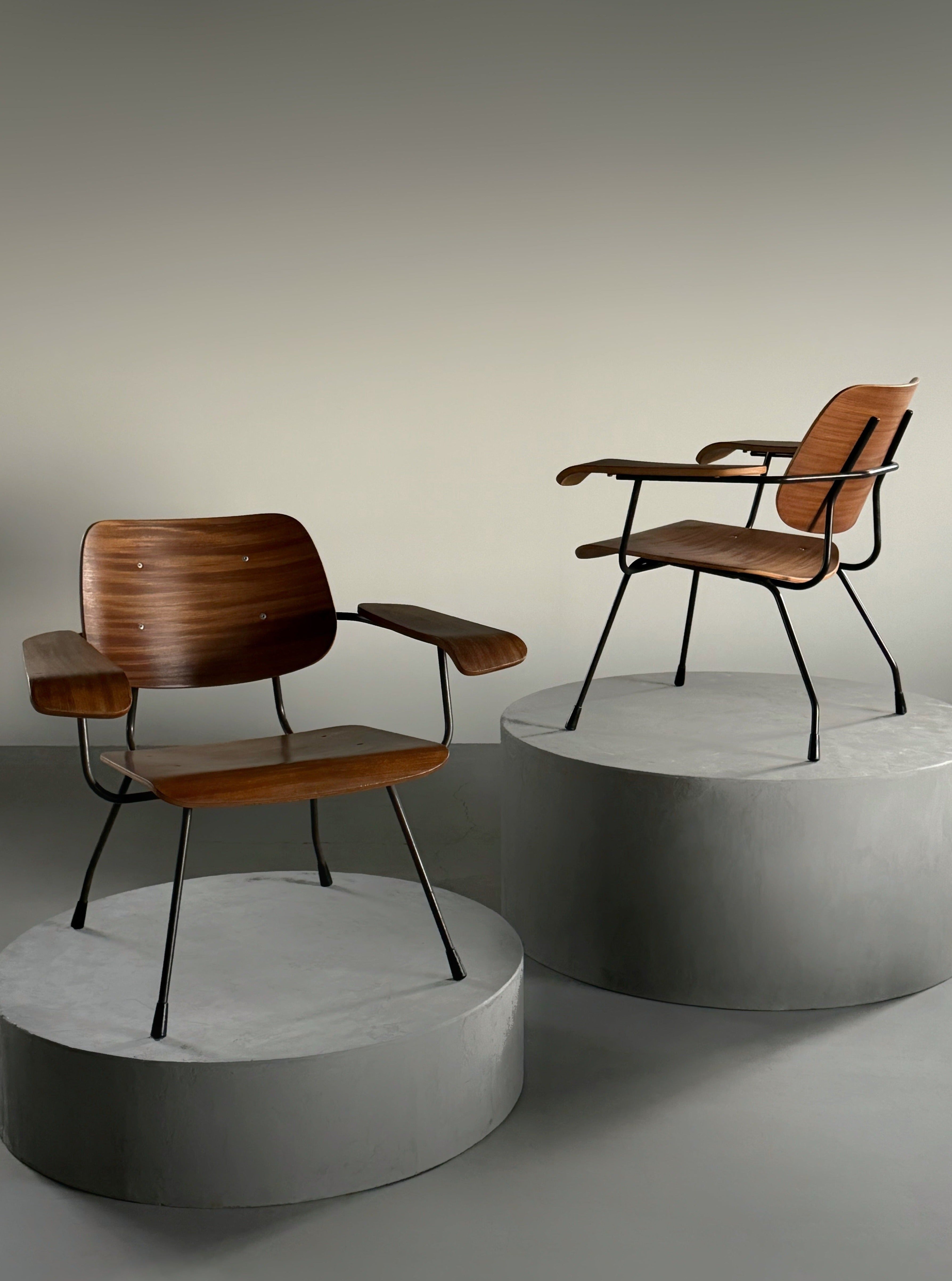 Model 8000 easy chair by Tjerk Reijenga