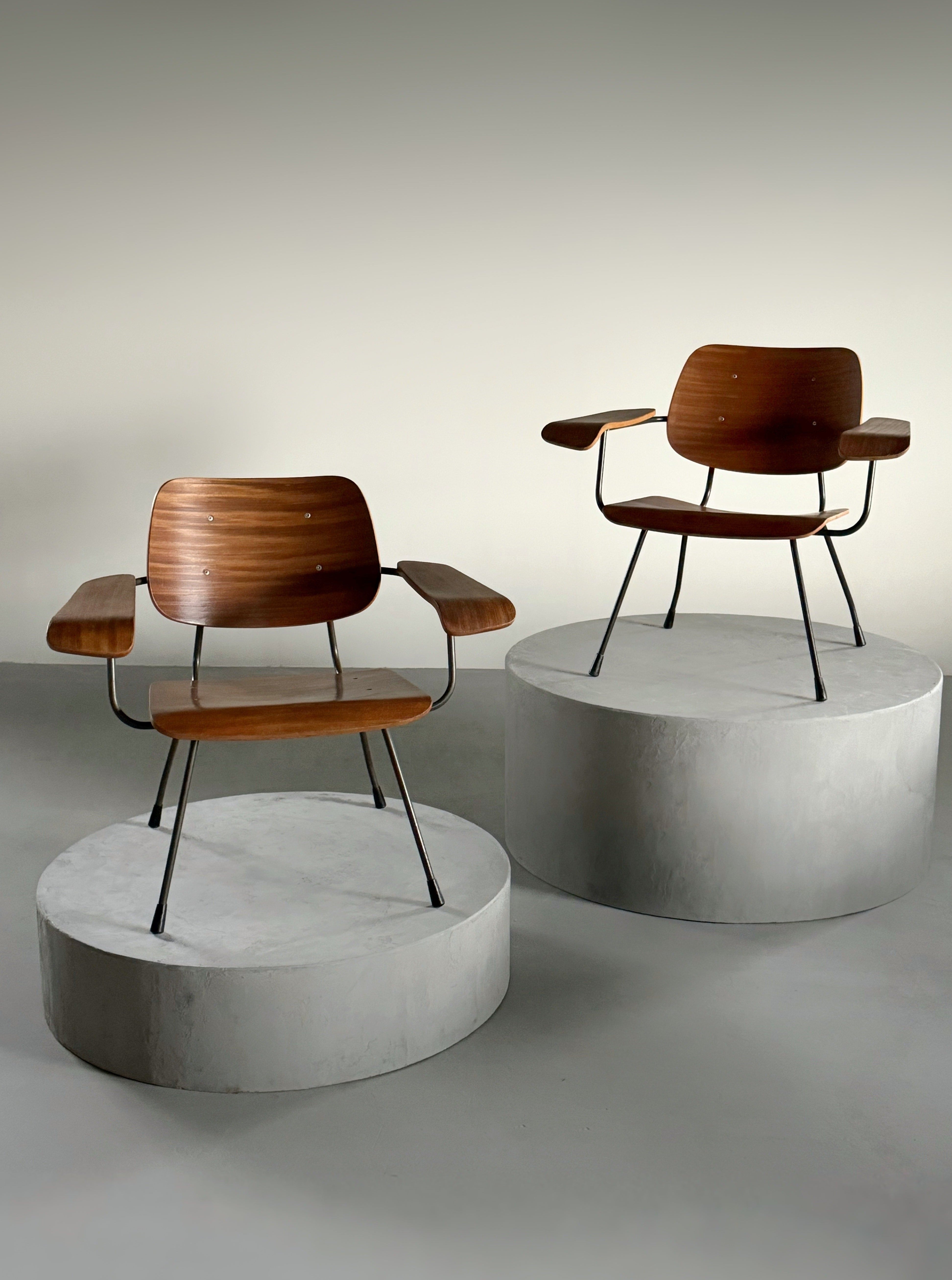 Model 8000 easy chair by Tjerk Reijenga