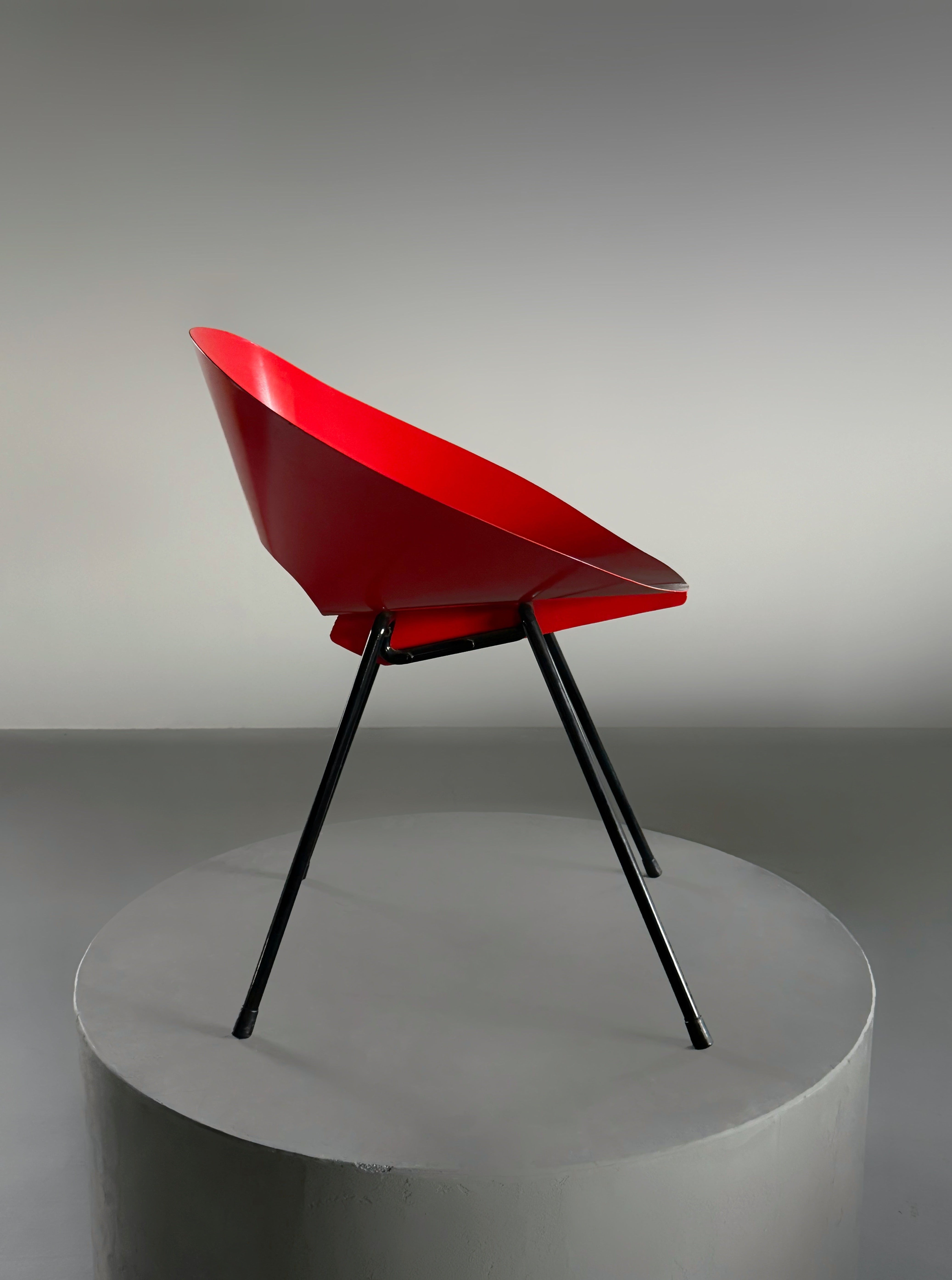 Model132 metal chair by Donald Knorr