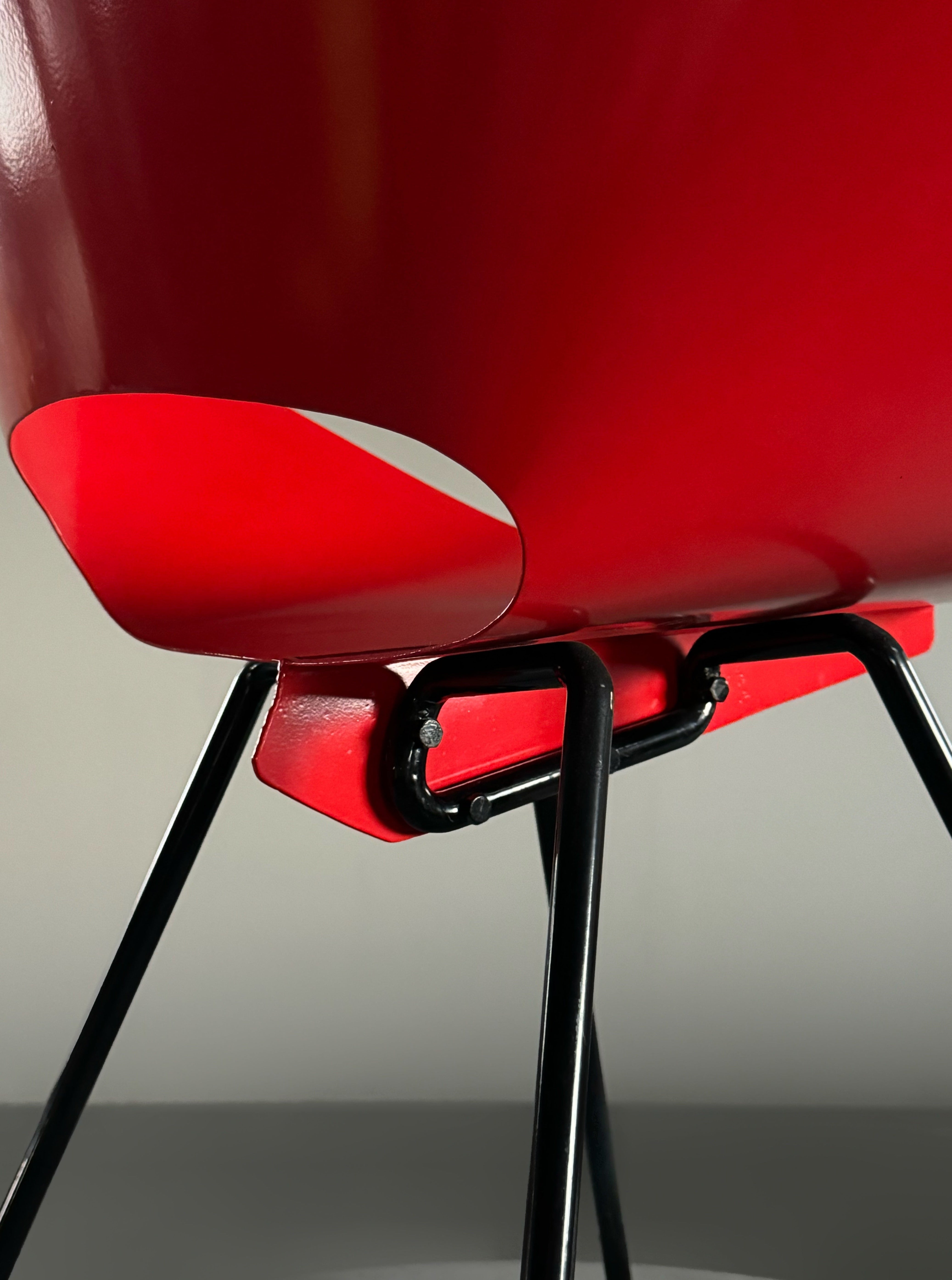 Model132 metal chair by Donald Knorr